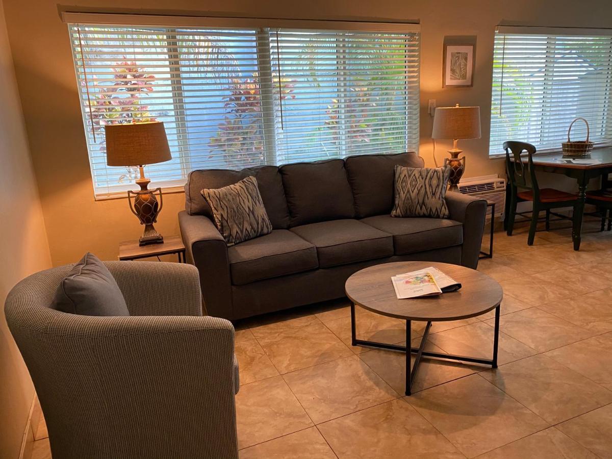 Deluxe Two Bedroom Suite 15 16