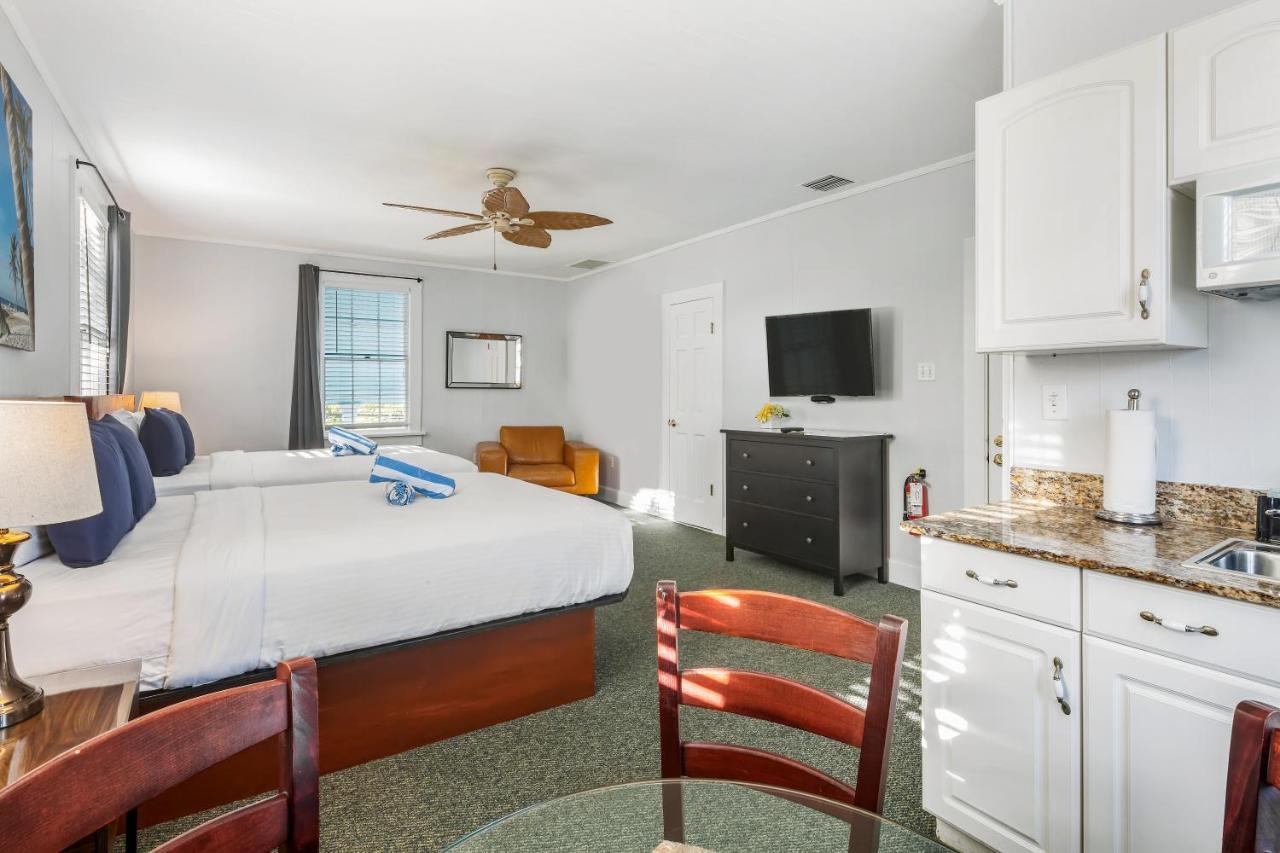 Queen Room Two Queen Beds