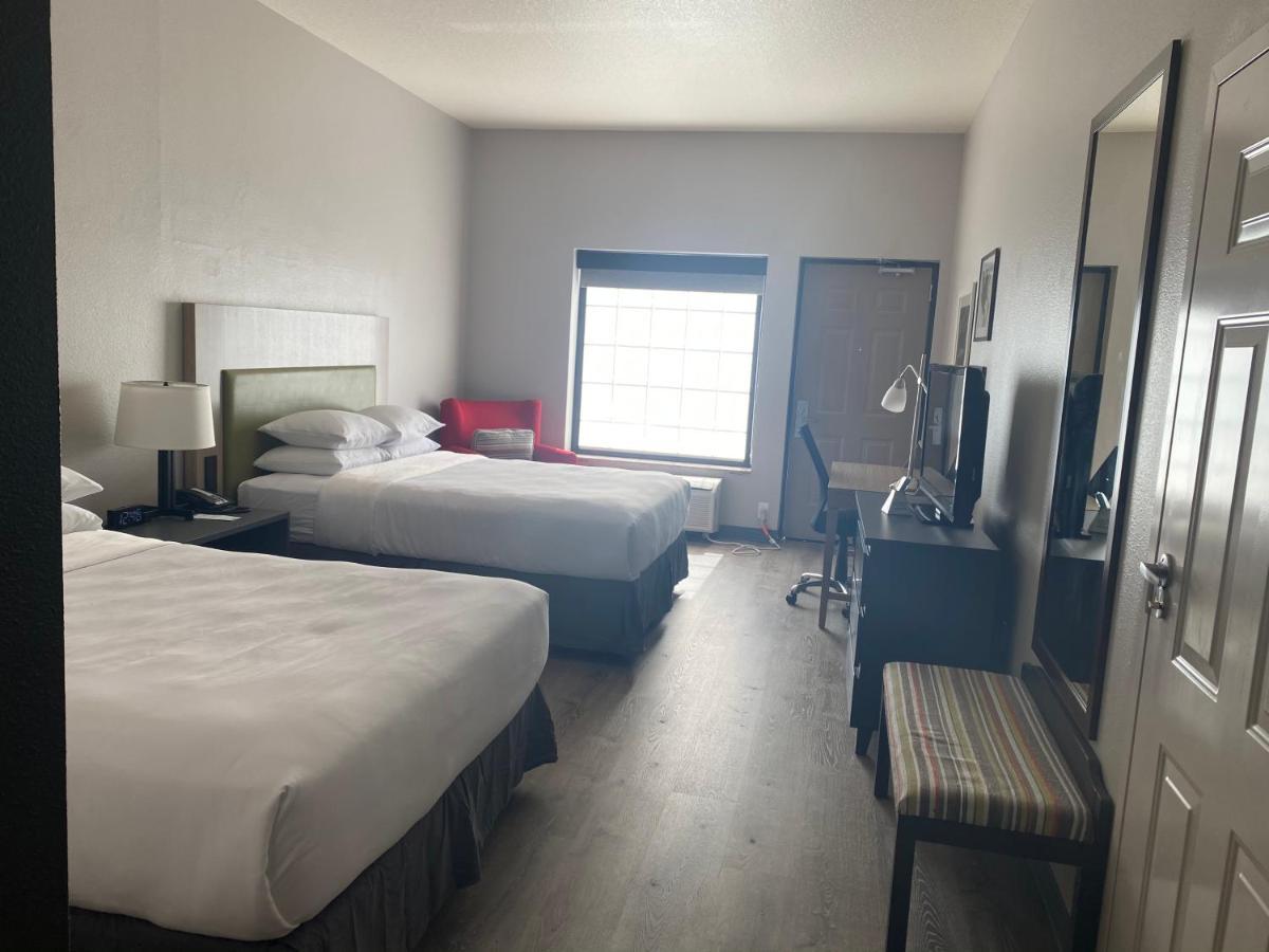 Queen Room Two Queen Beds Non-Smoking