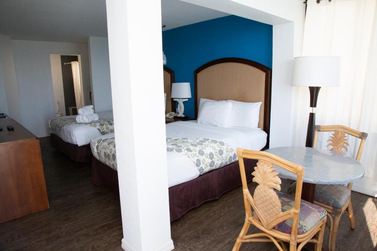 Queen Room Two Queen Beds Ocean Front