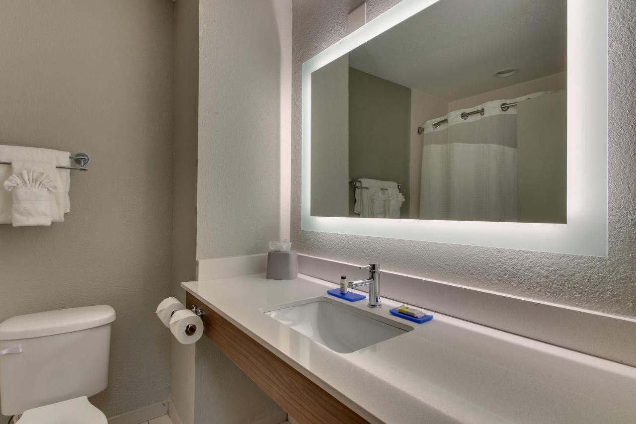 Standard Room,1276367623:JPEG
