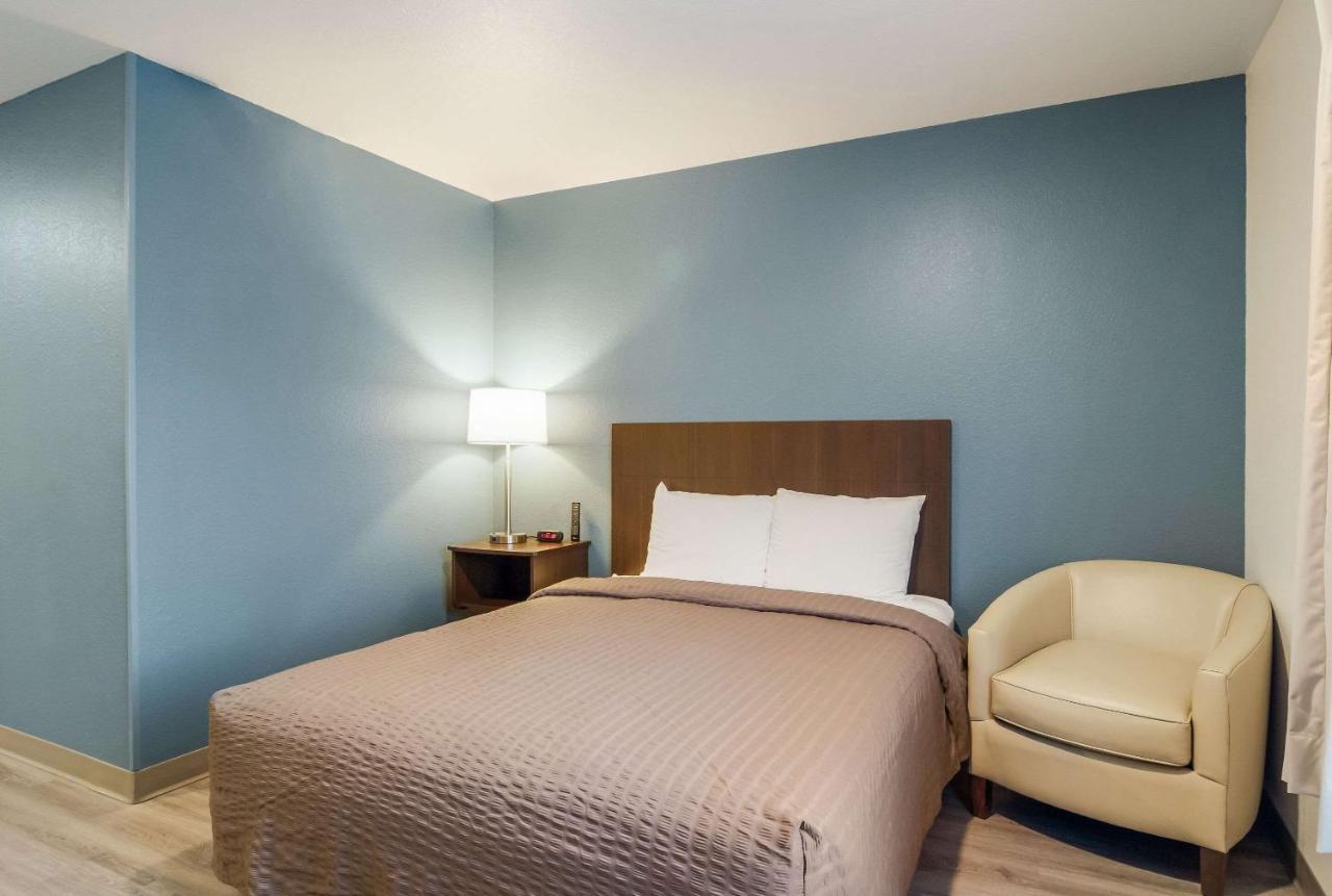 QUEEN SUITE W DISHWASHER DISHES or COOKWARE ACCESSIBLE ROLL SHOWER,1097860455:JPEG