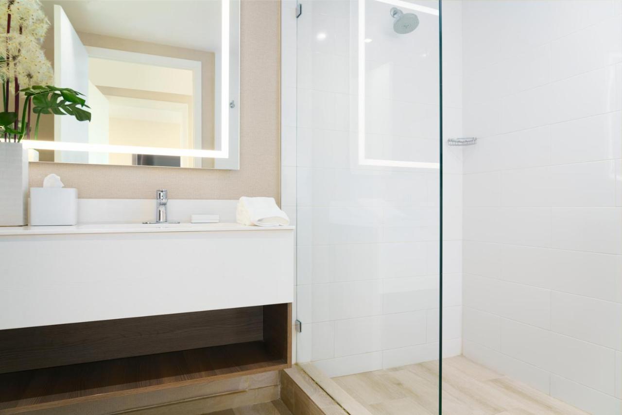 Double Queen Room with Water View