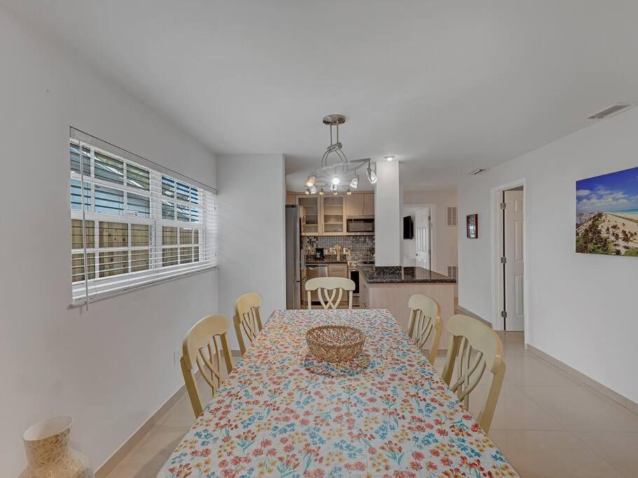 Three-Bedroom House,1159724943:JPEG