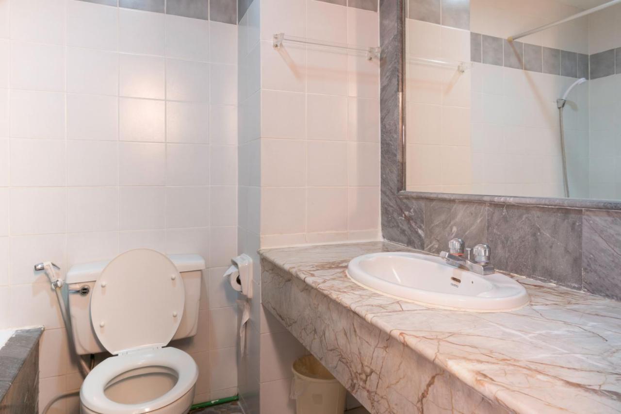 Chambre avec 1 Lit King-Size et Douche Accessible en Fauteuil Roulant - Accessible aux Personnes à Mobilité Réduite et Malentendantes - Vue sur Ville