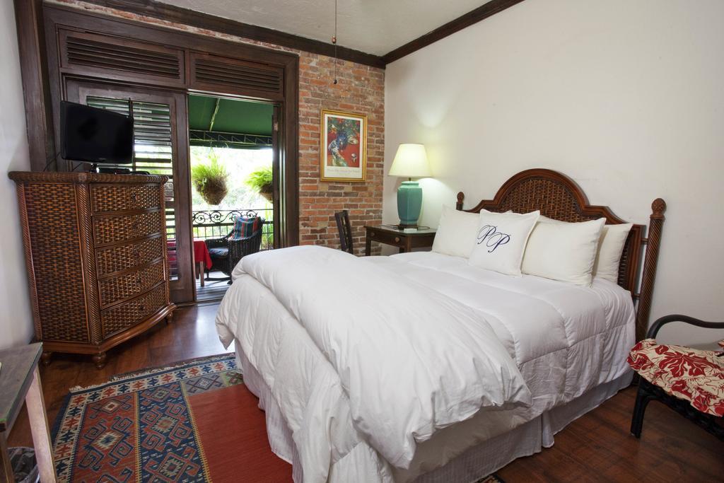 Chambre Lit Queen-Size avec Balcon - Vue sur Parc