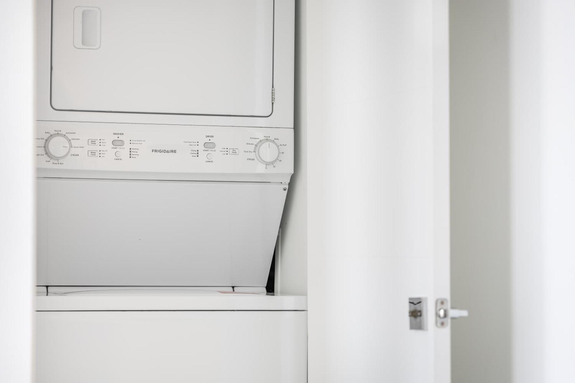 Lussuosa suite con una camera da letto con balcone