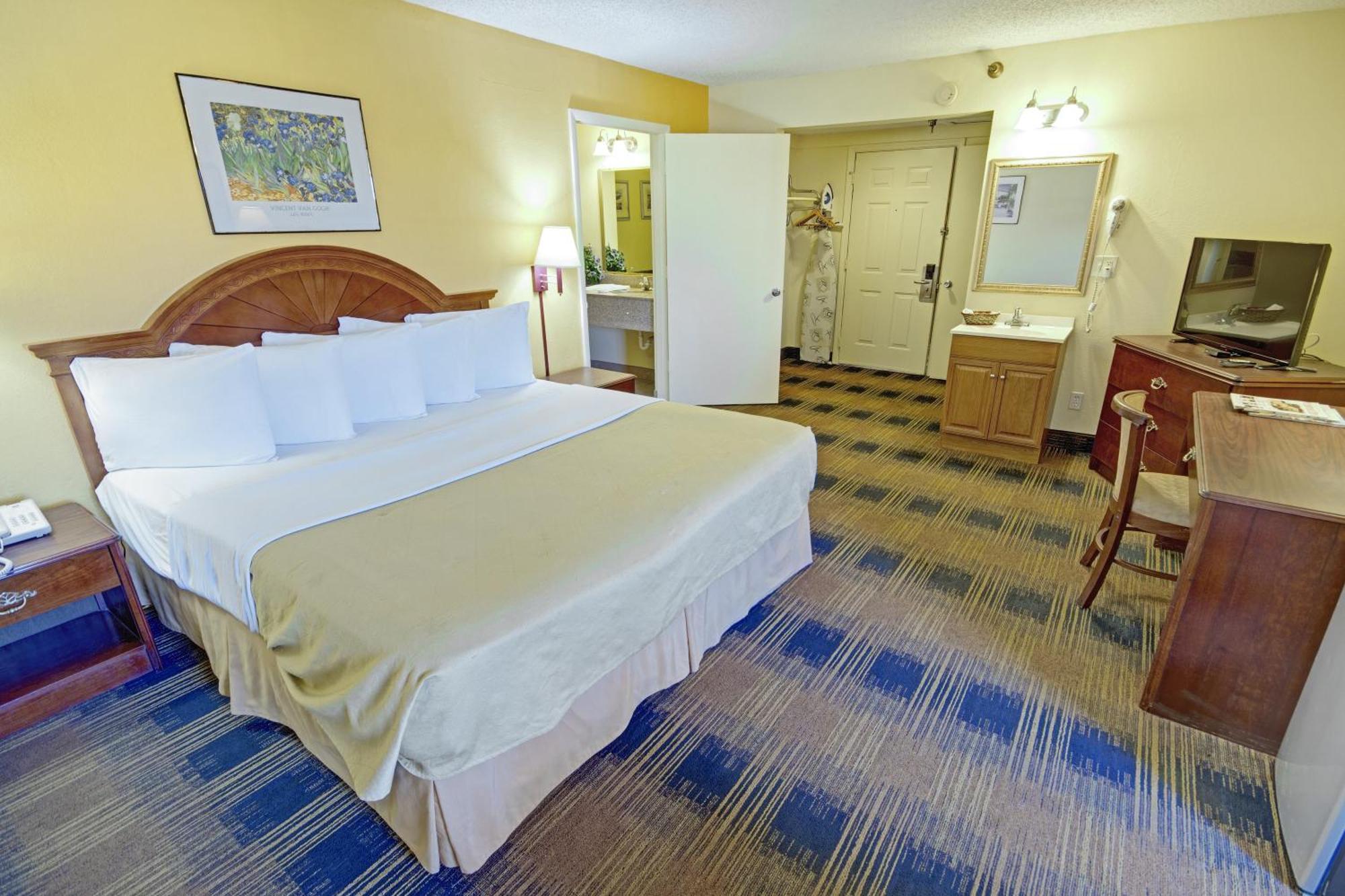 King Suite with Spa Bath - Non-Smoking