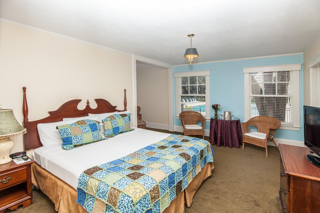 King Suite with Sofa Bed
