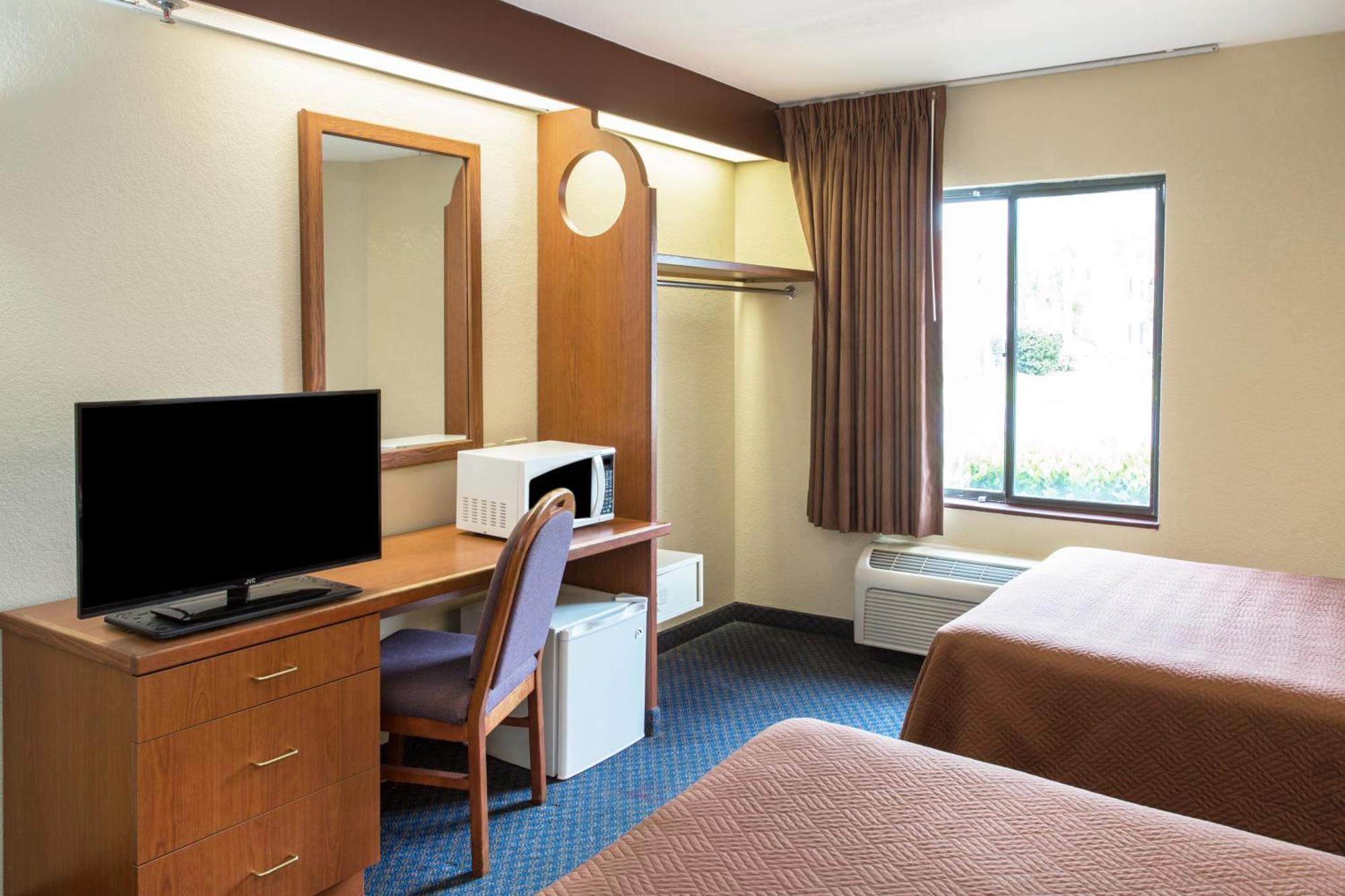 Double Room Two Double Beds Non-Smoking
