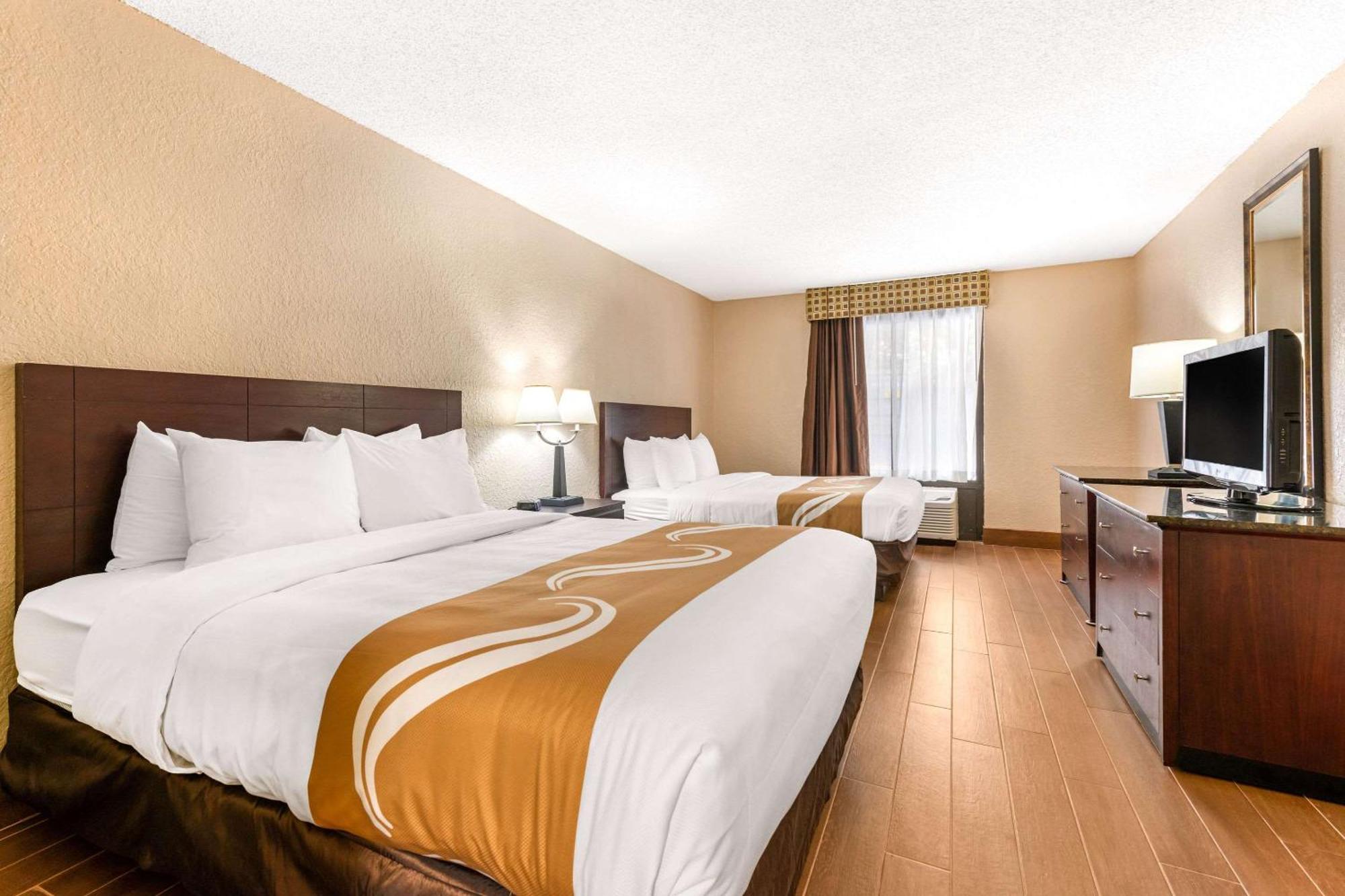 Quarto Queen com 2 Camas Queen-Size - Não Fumantes