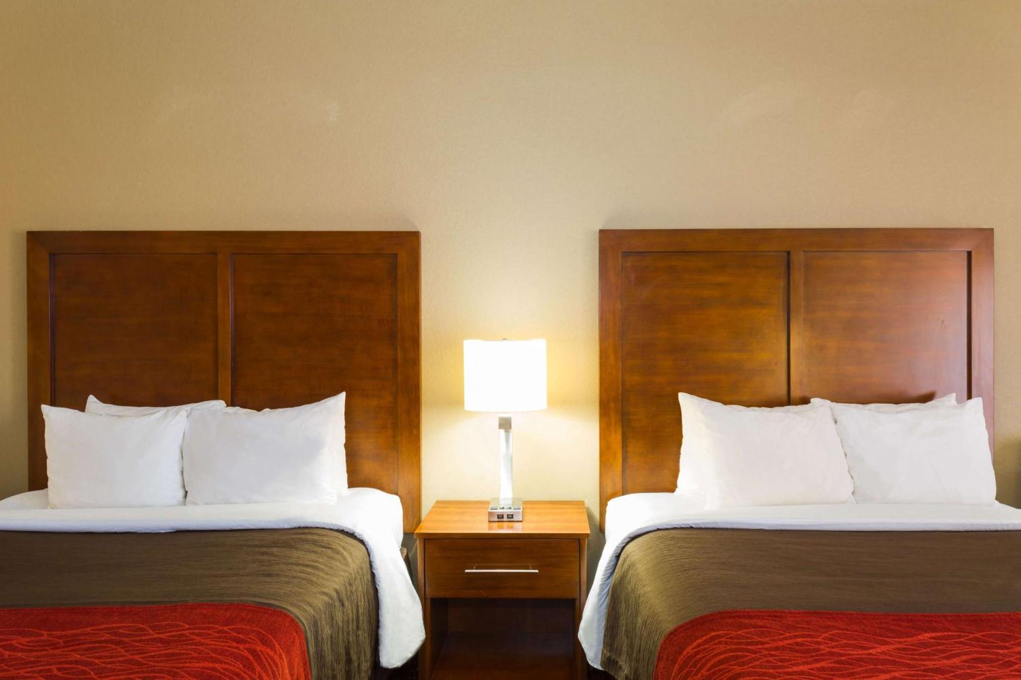 Queen Room Two Queen Beds Mobility or Hearing Accessible Non-Smoking