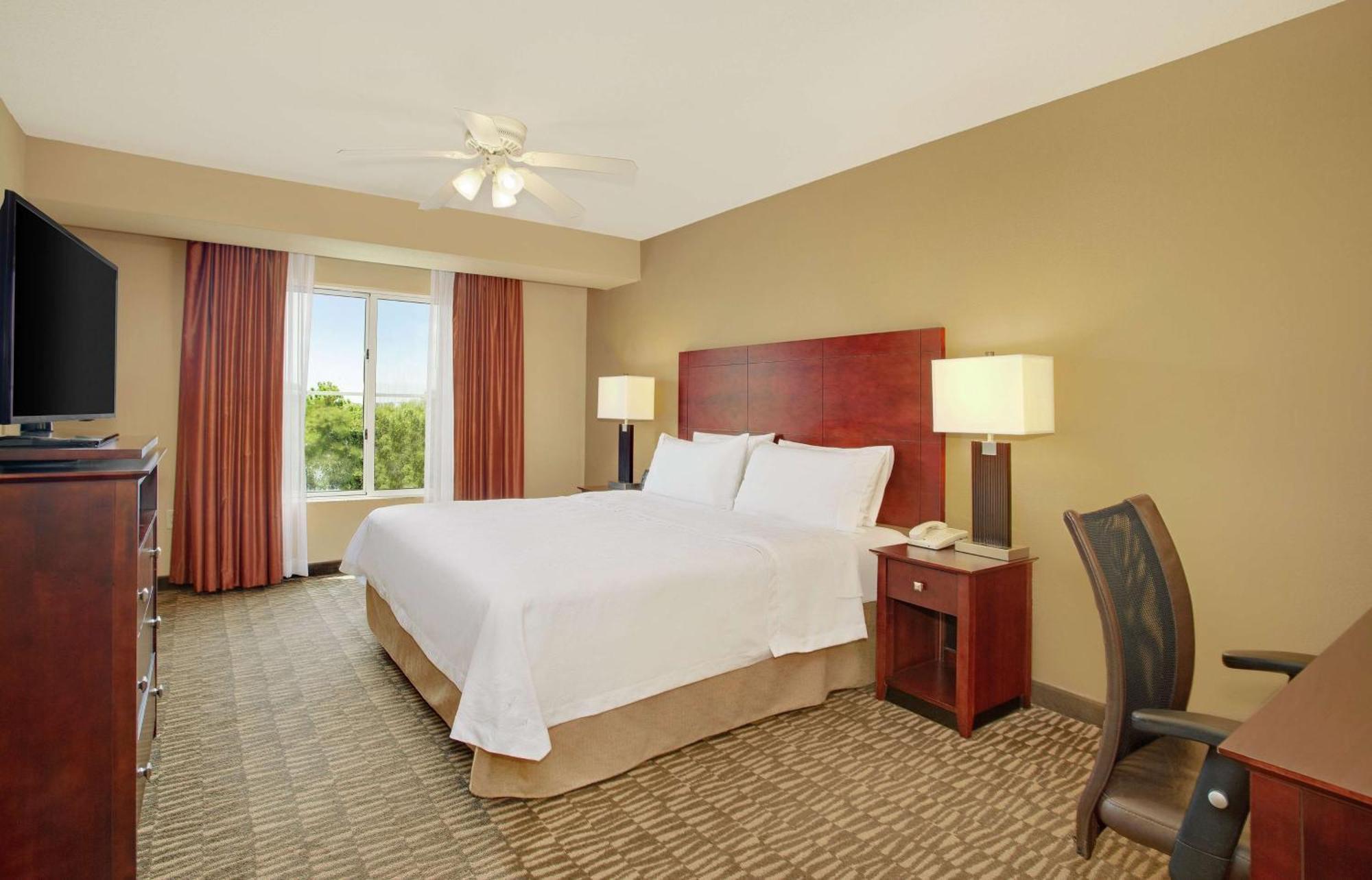 Two-Bedroom Suite One King Two Double Beds Non-Smoking