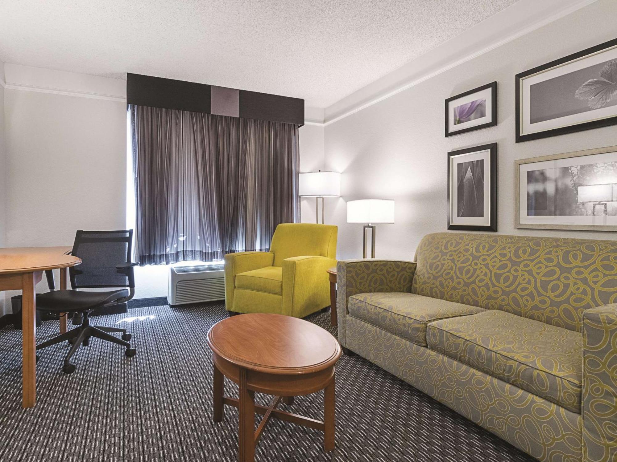 Two-Bedroom Suite One King One Double Bed Non-Smoking