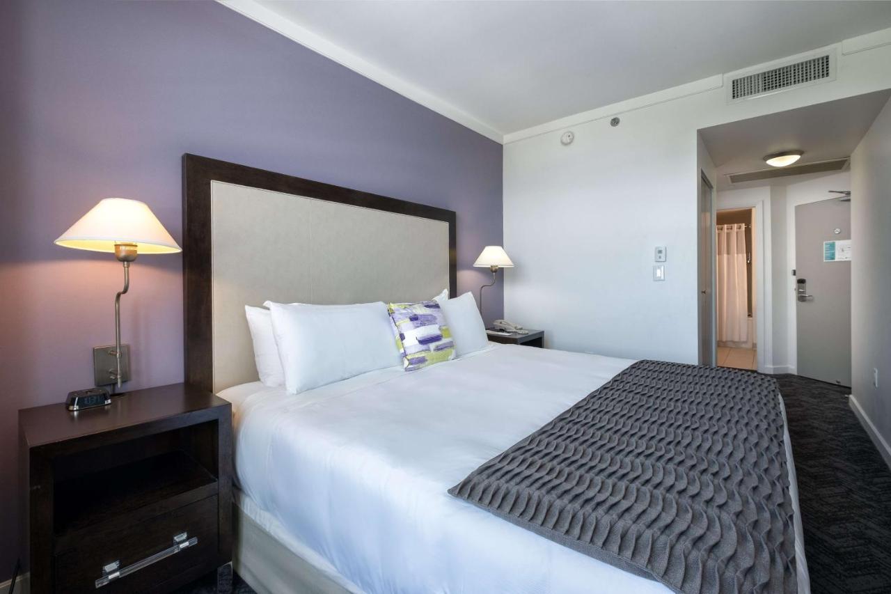 Kamer met Kingsize Bed en Uitzicht op de Stad