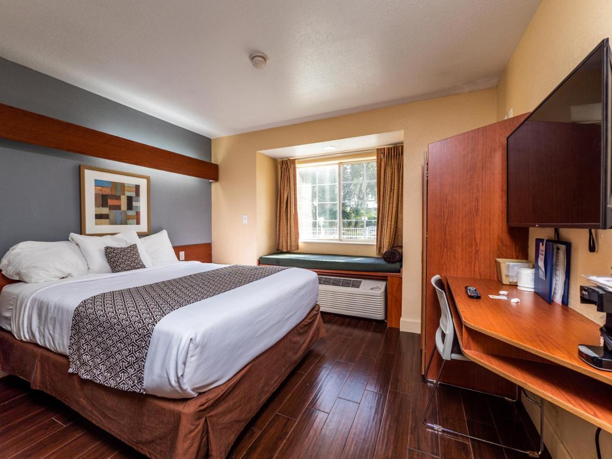 Queen Room - Non-Smoking,1331621240:JPEG