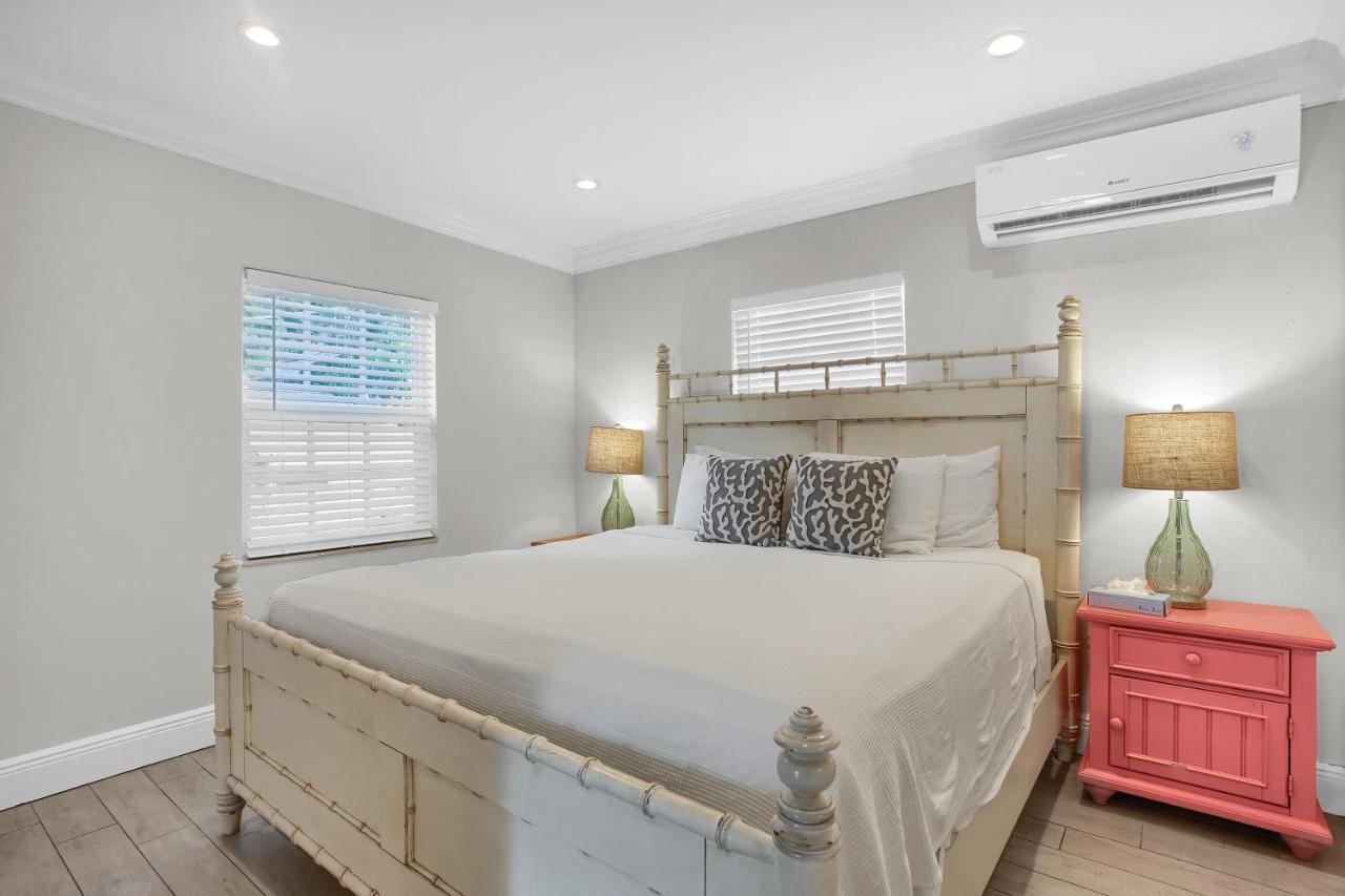Tropical King Cottage