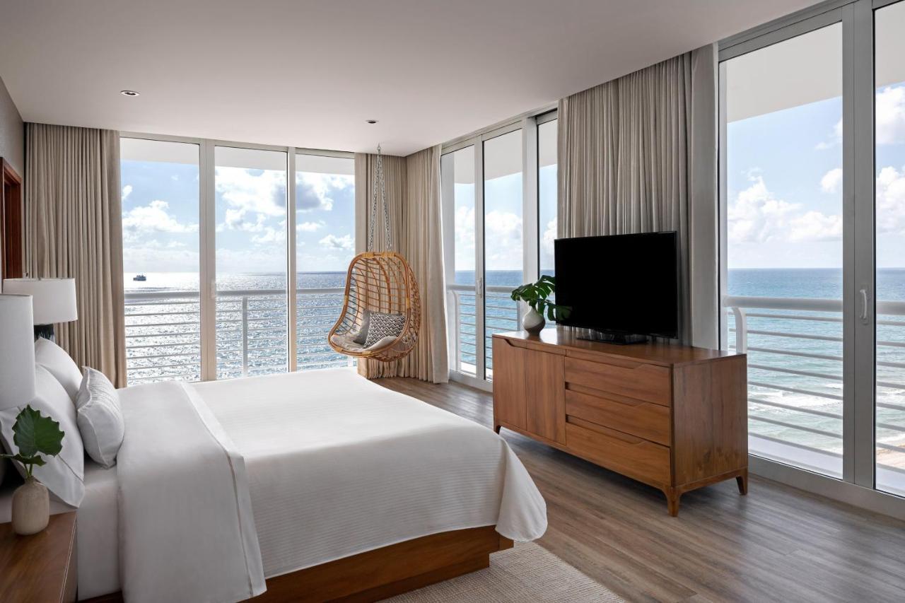Suíte Presidencial de Canto com Cama King-size e Vista do Mar