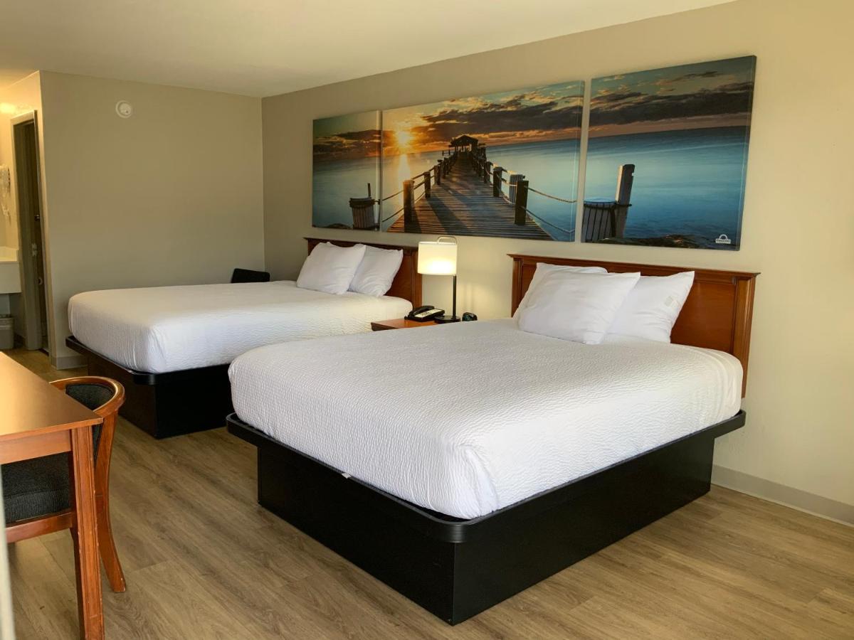 Queen Room with Two Queen Beds - Non-Smoking