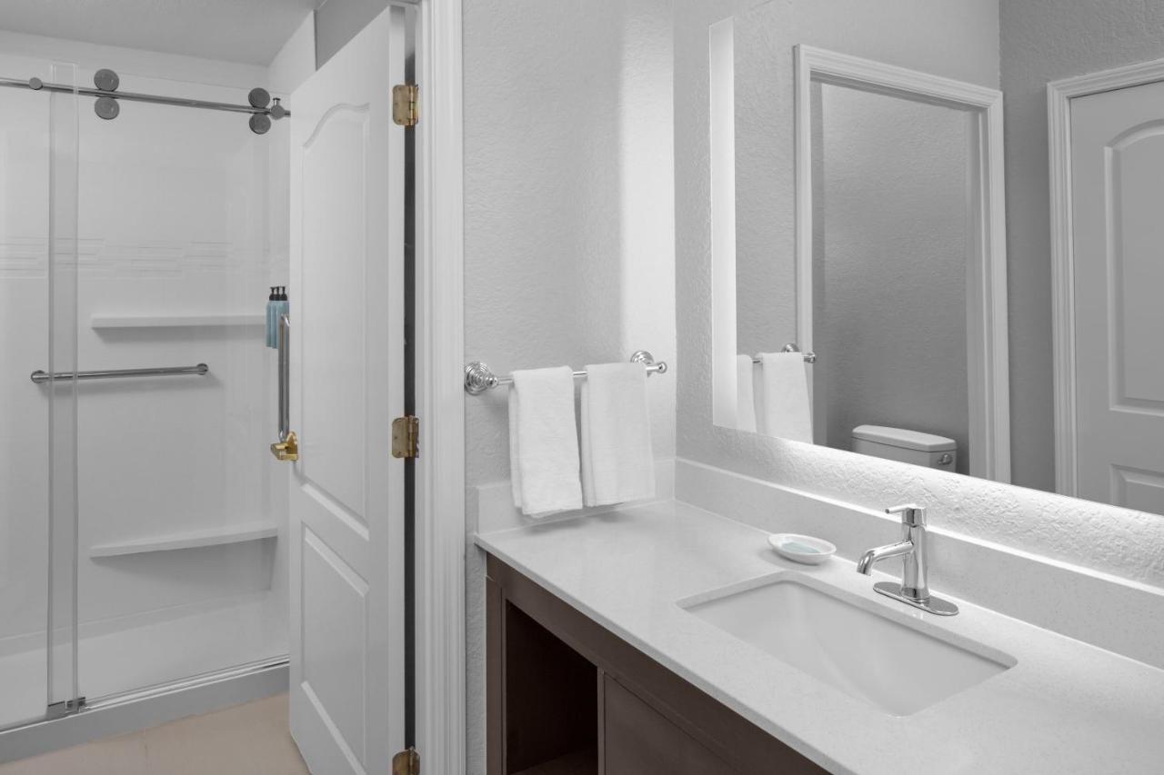 Two-Bedroom Suite,1373370518:JPEG
