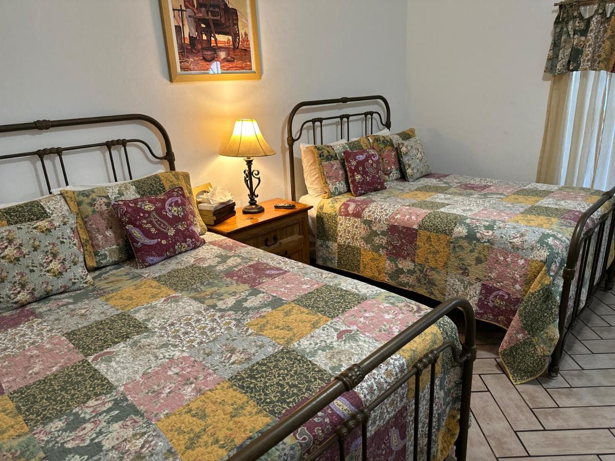 Double Room Two Double Beds Non-Smoking