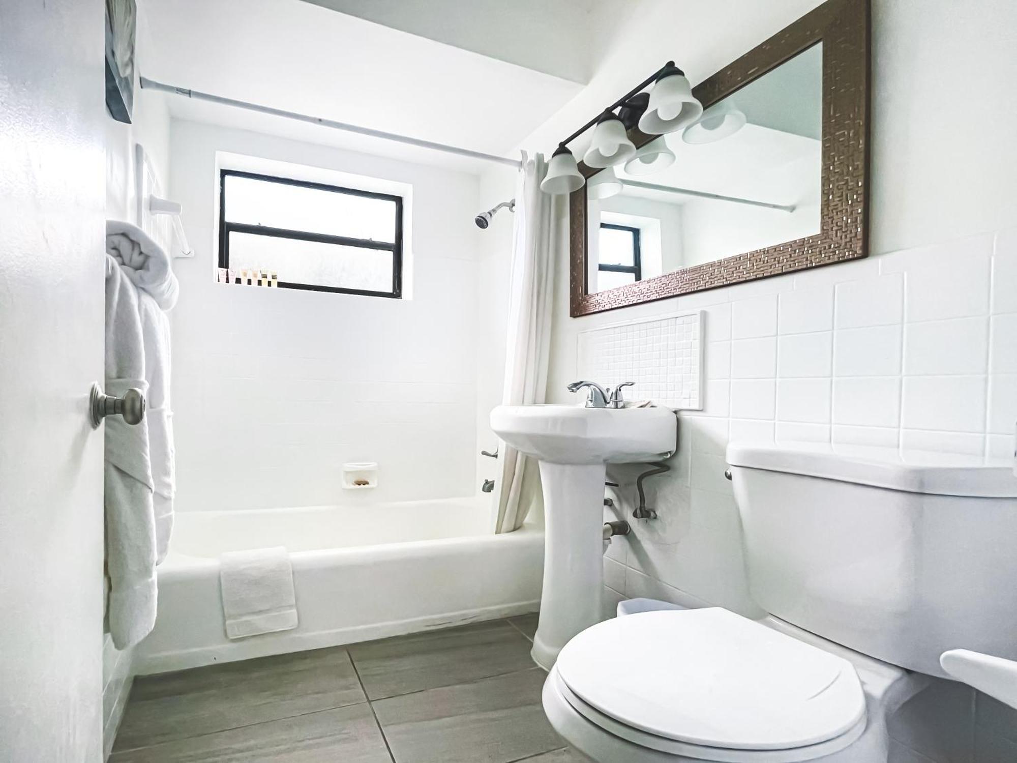 Deluxe Double Room,1448478001:JPEG