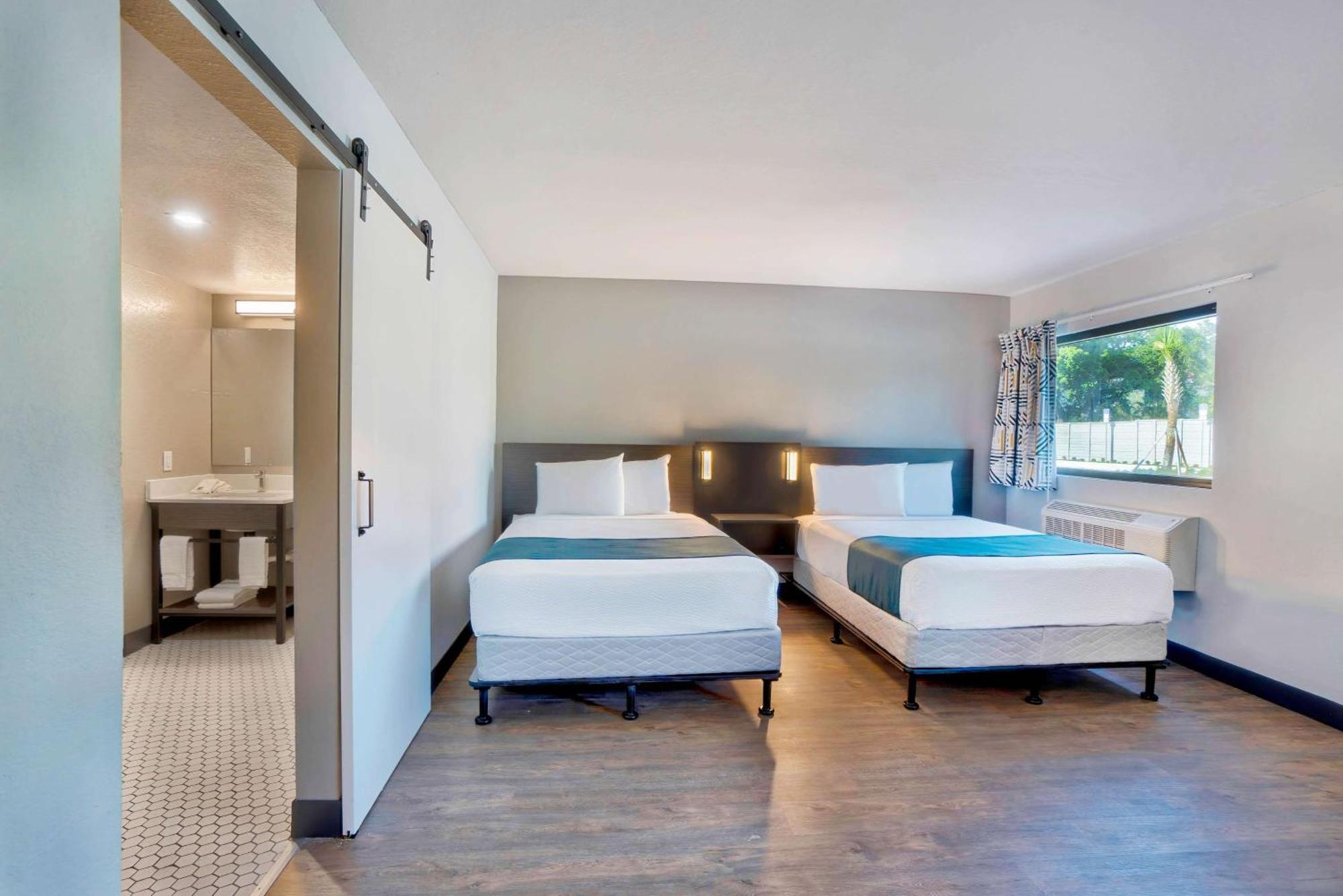 Quadruple Room Disability Access Non-Smoking,1448527414:JPEG