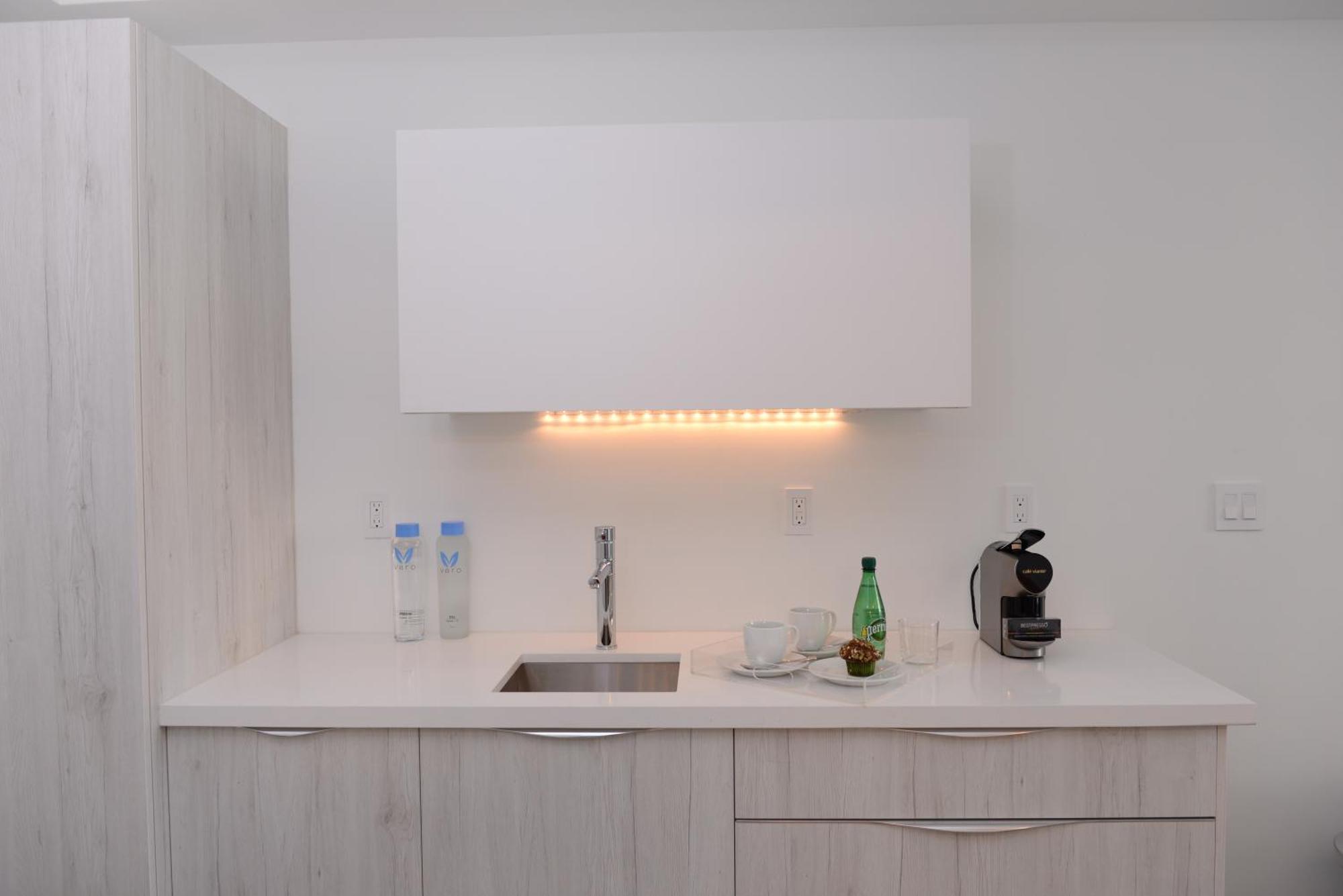 Suite Urban de 2 dormitorios con zona de cocina y balcón