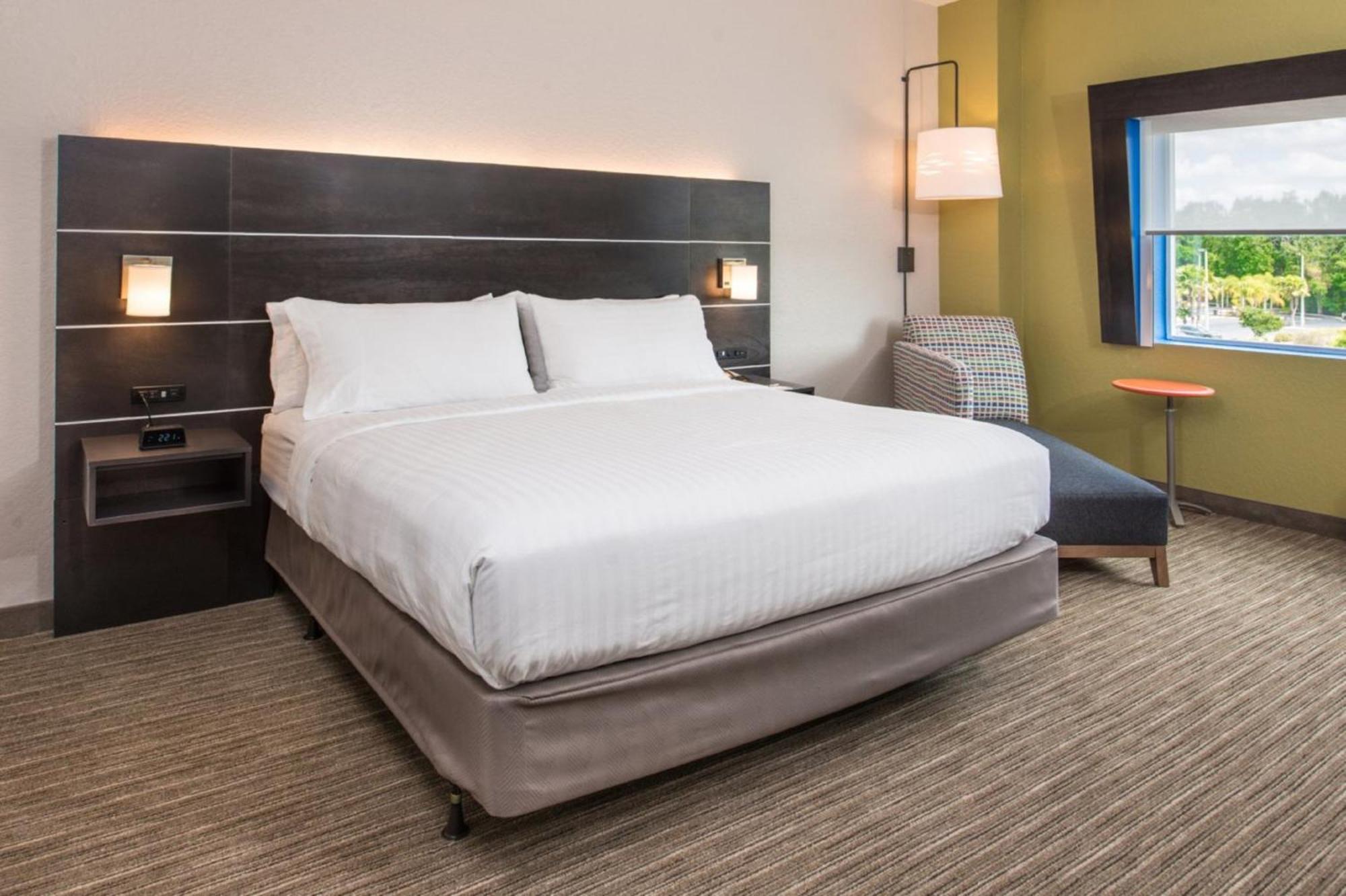 Standard King Room