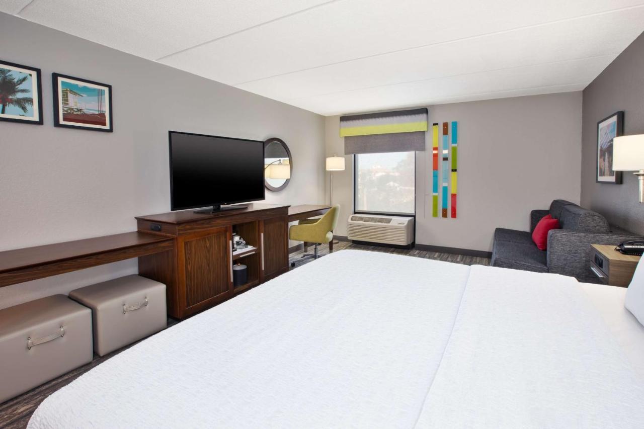 King Room Accessible Tub Mobility Hearing Access or Non-Smoking,1498913257:JPEG