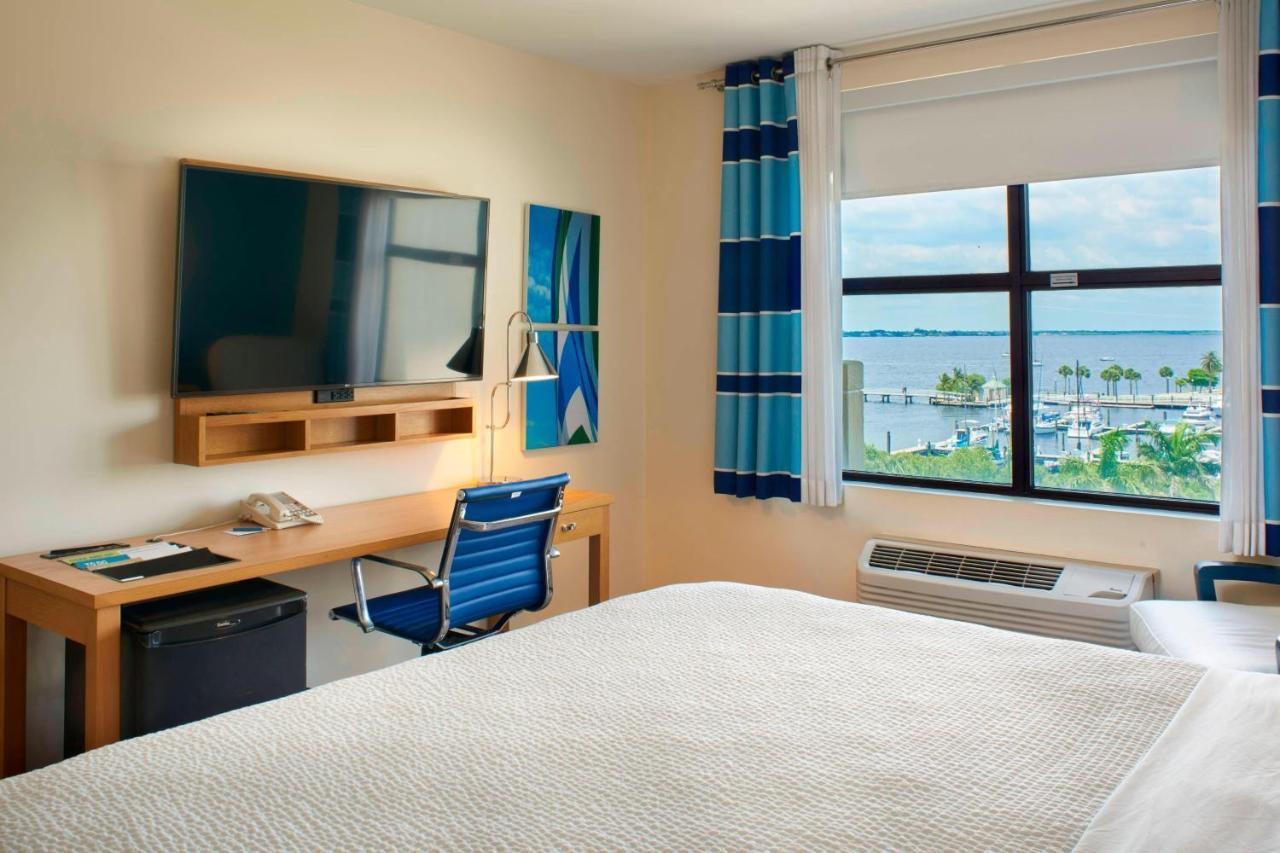 Superior King Room Marina View,1499335786:JPEG