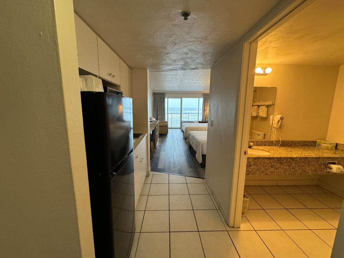 Queen Room Two Queen Beds Kitchenette Oceanfront