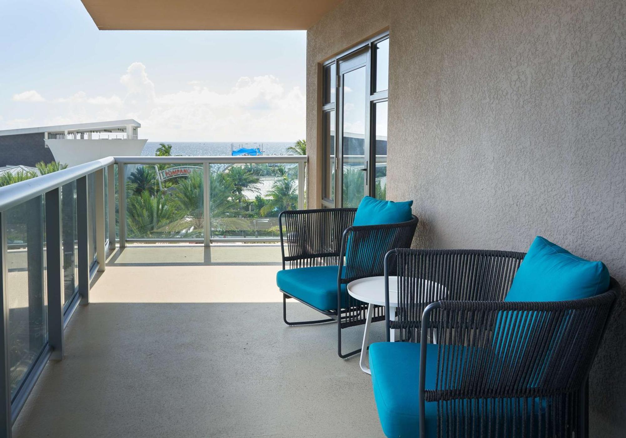 King Studio Suite Partial Ocean View Non-Smoking,1500041377:JPEG