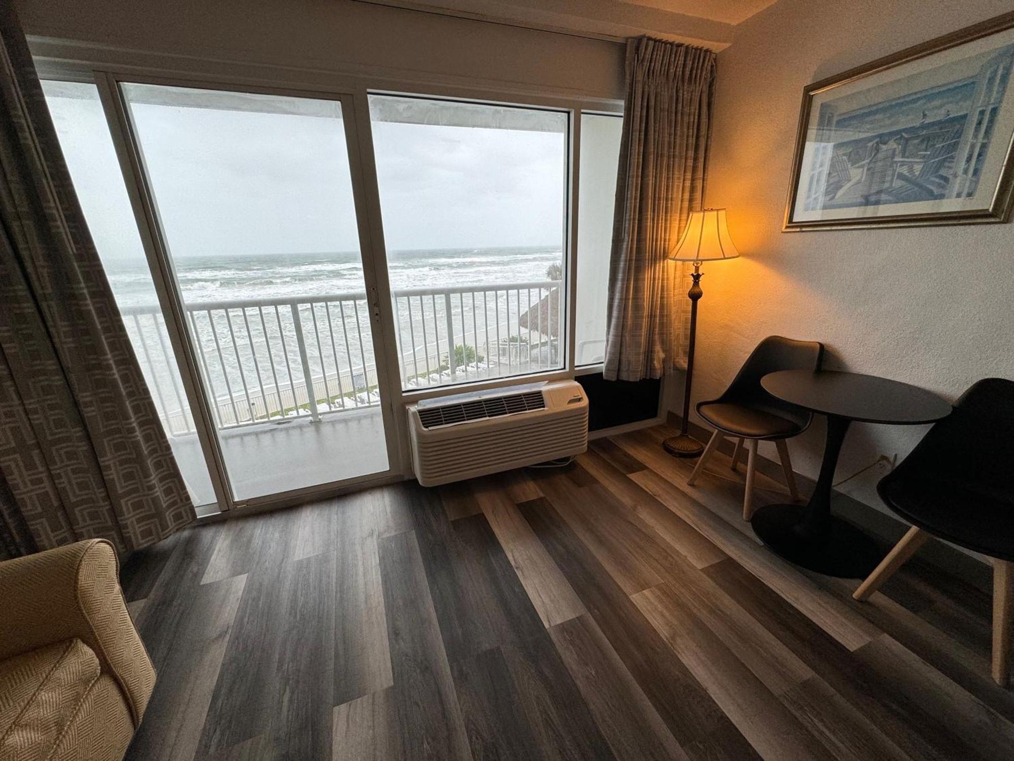 Queen Room Two Queen Beds Oceanfront