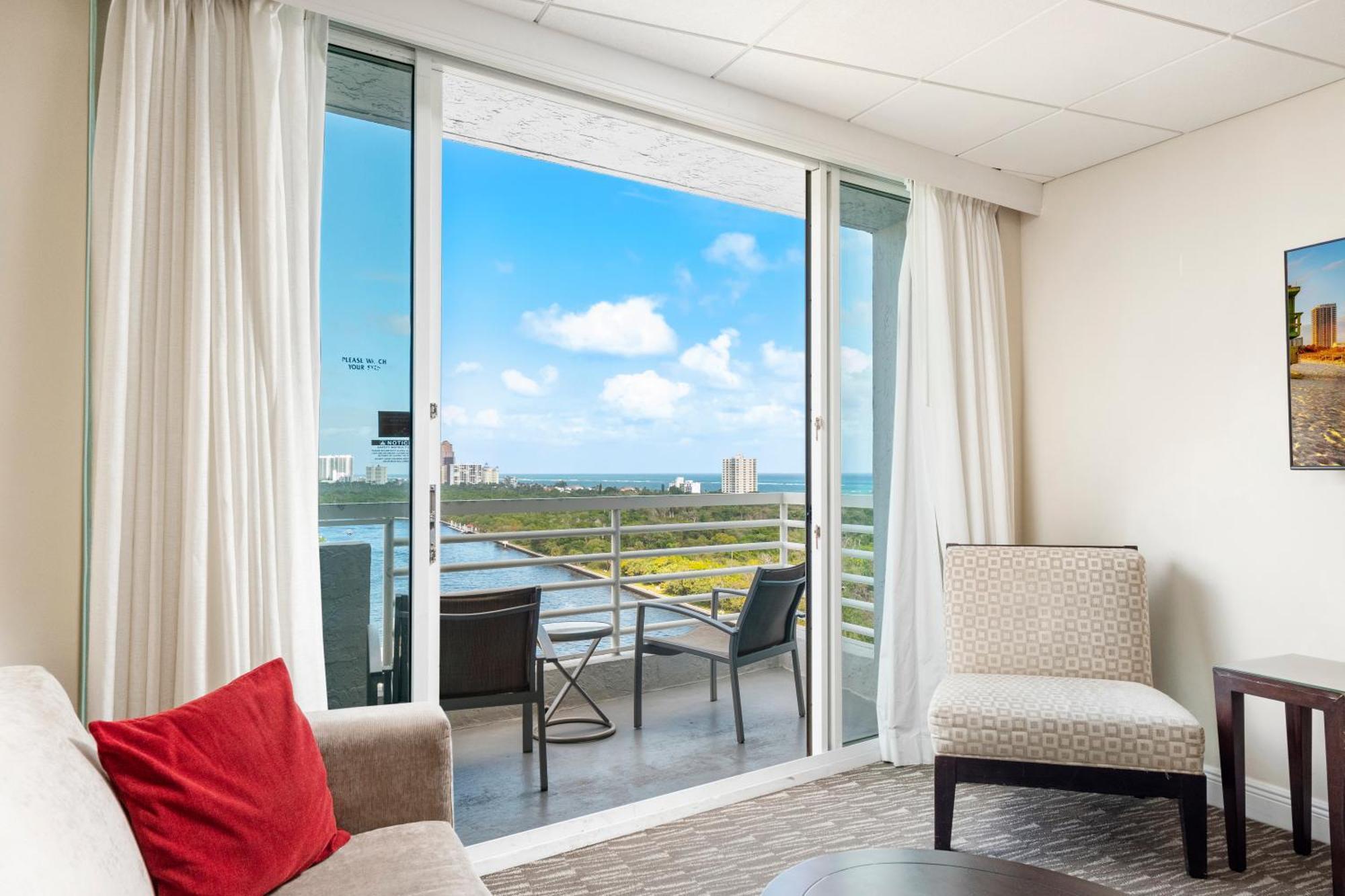 King Suite Balcony City View