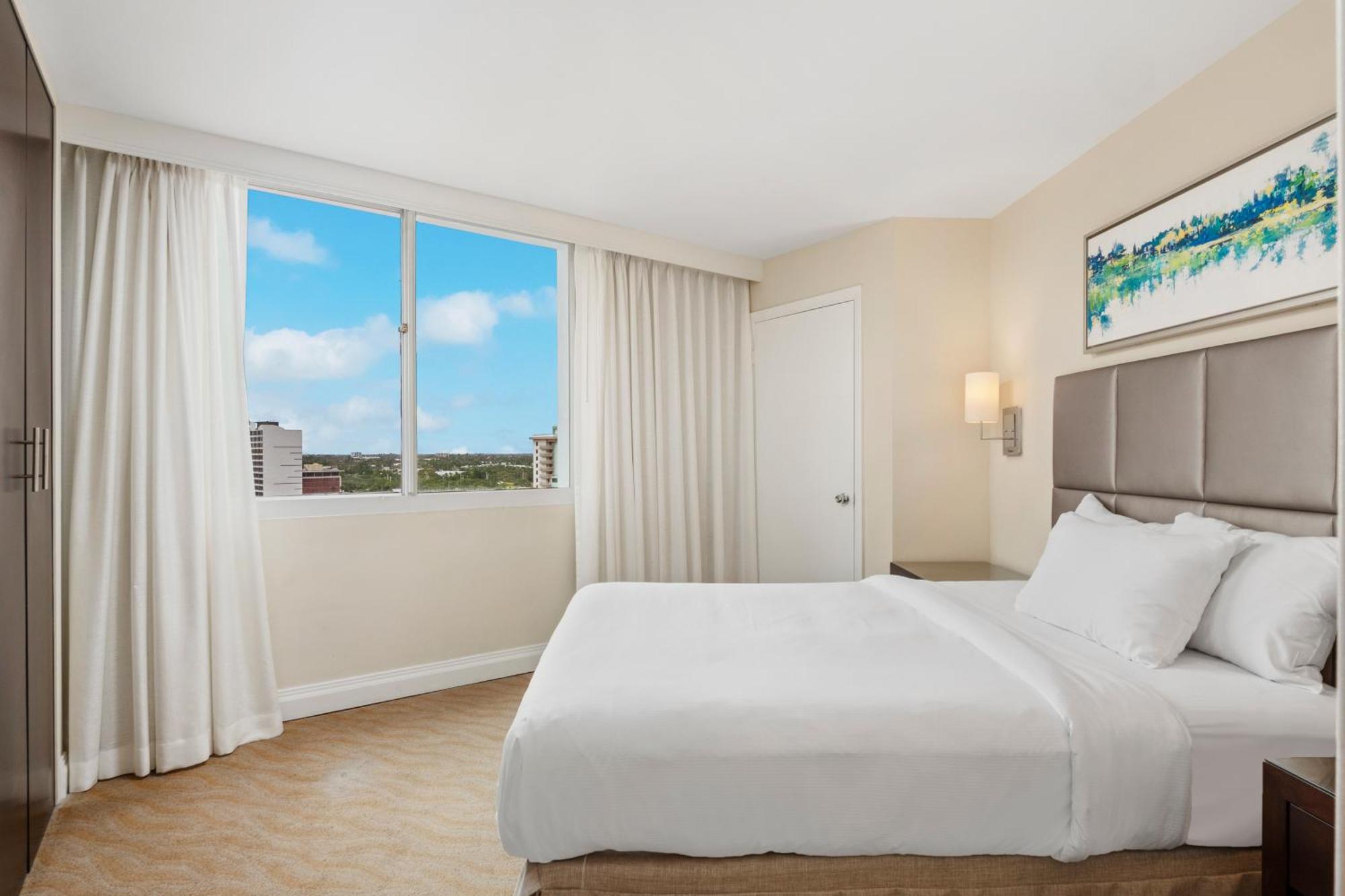 King Suite Balcony City View