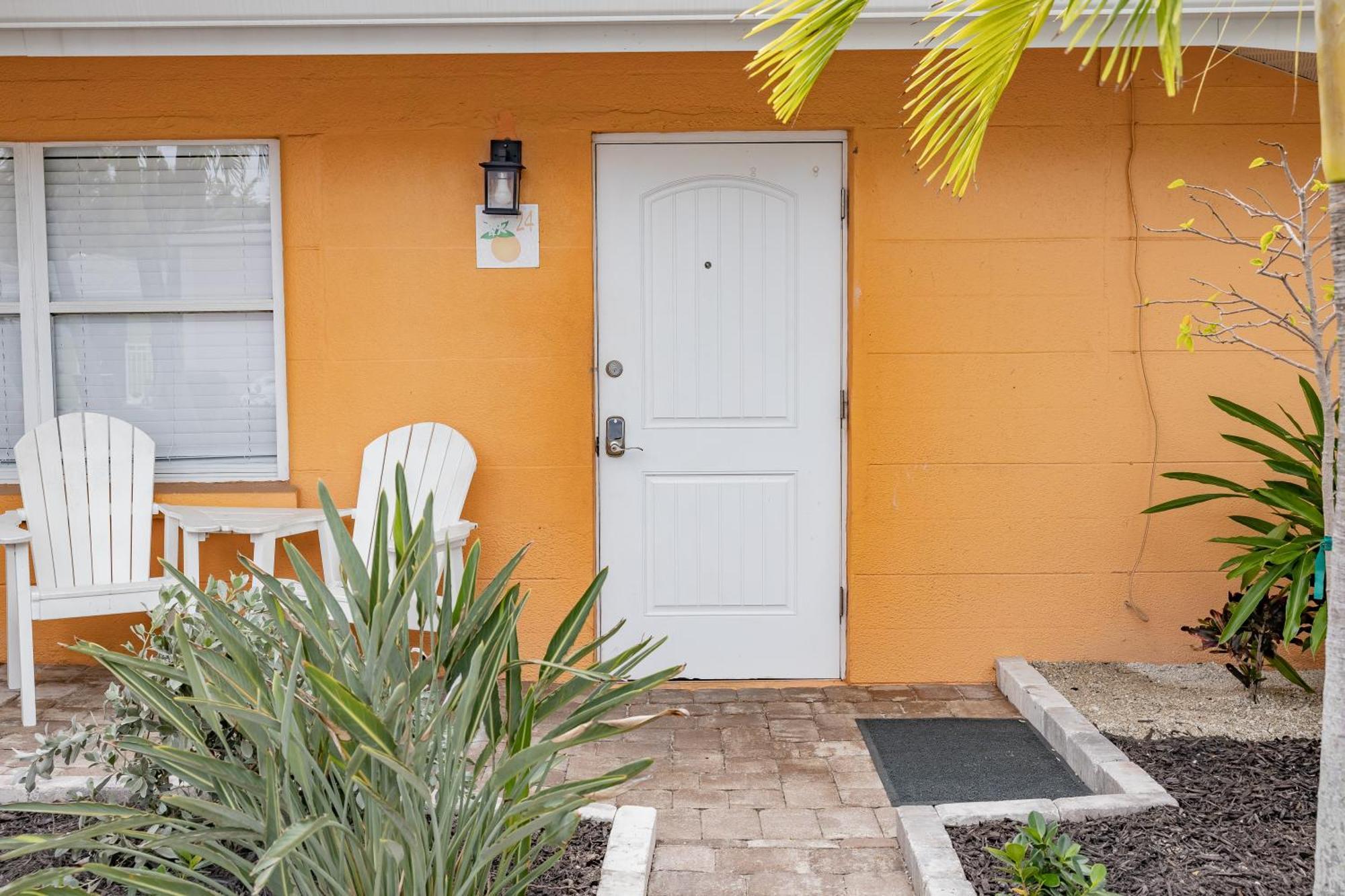 Queen Studio - Non-Smoking,1533447511:JPEG