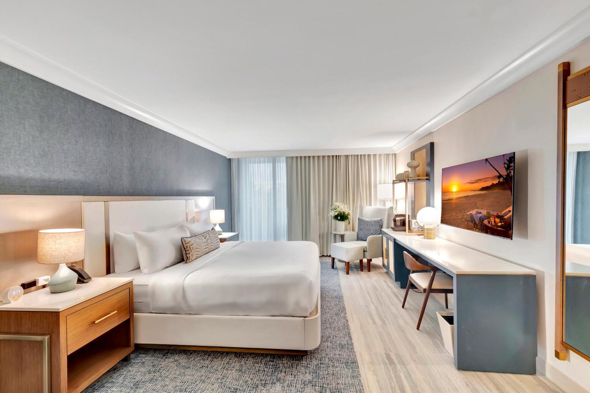 Guest room, 1 King, Pool view,1537047376:JPEG