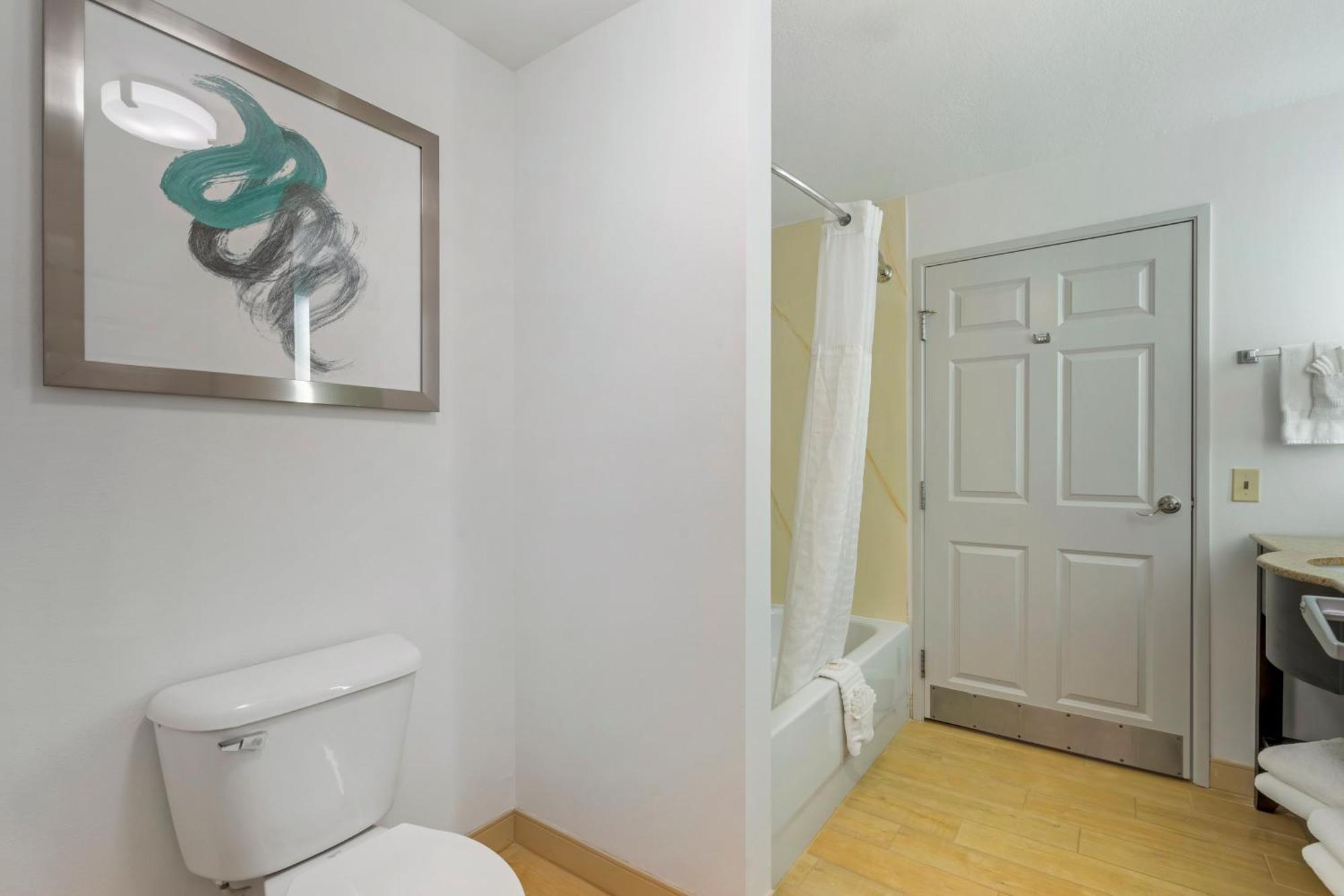 King Room - Accessible/Non-Smoking,1538659435:JPEG