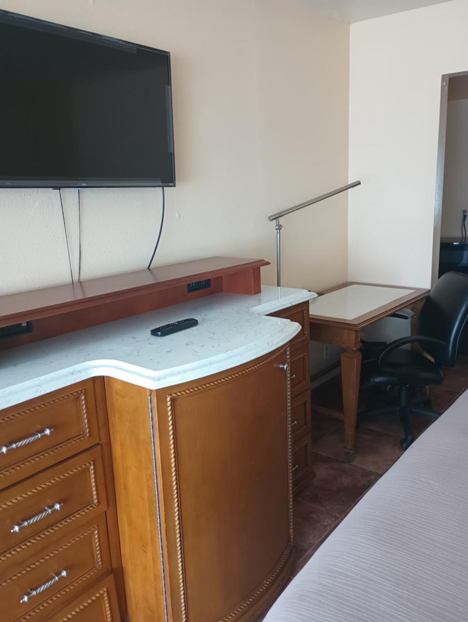 Double Room,1540749787:JPEG