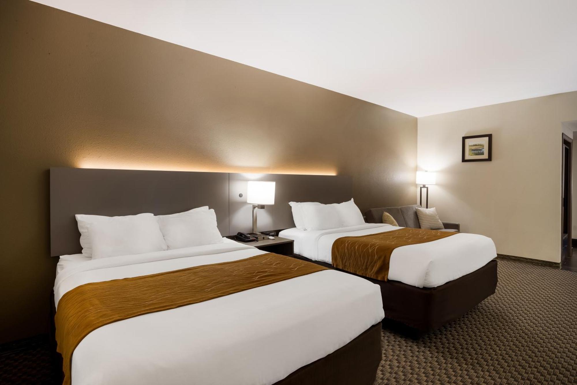 Queen Room with Two Queen Beds - Accessible/Non-Smoking