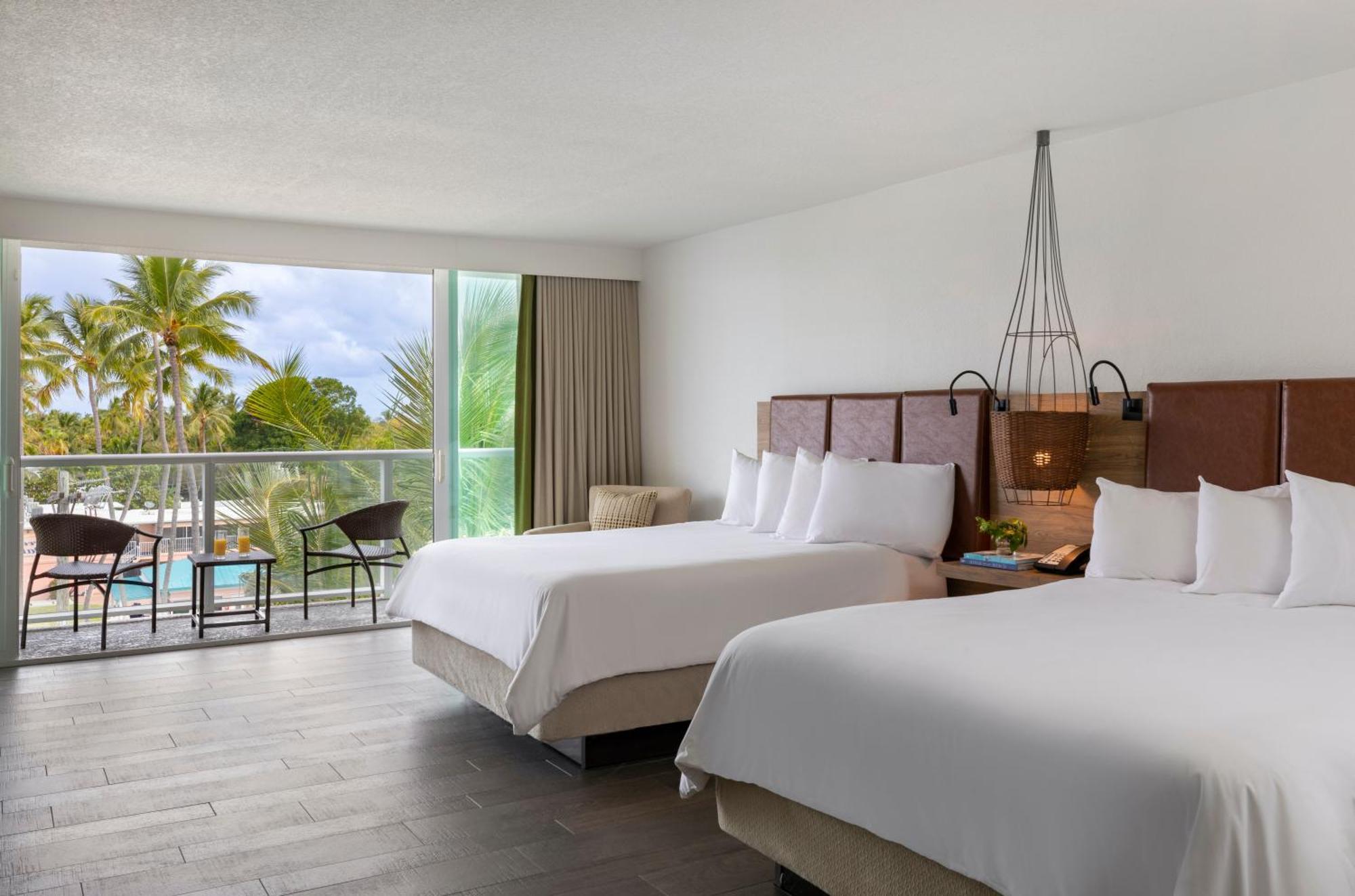Zimmer mit seitlichem Meerblick und 2 Queensize-Betten