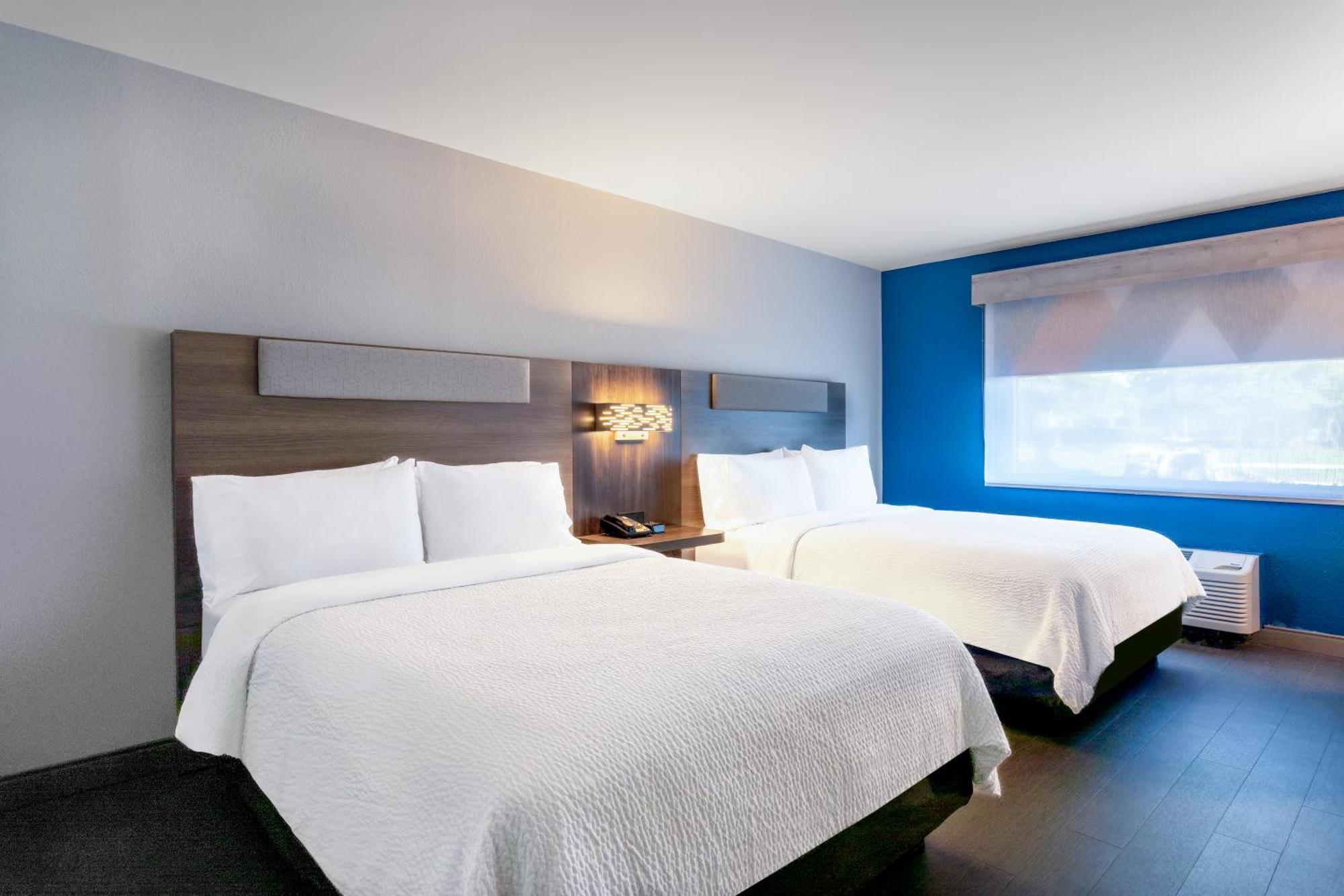 Standard Room with Two Queen Beds