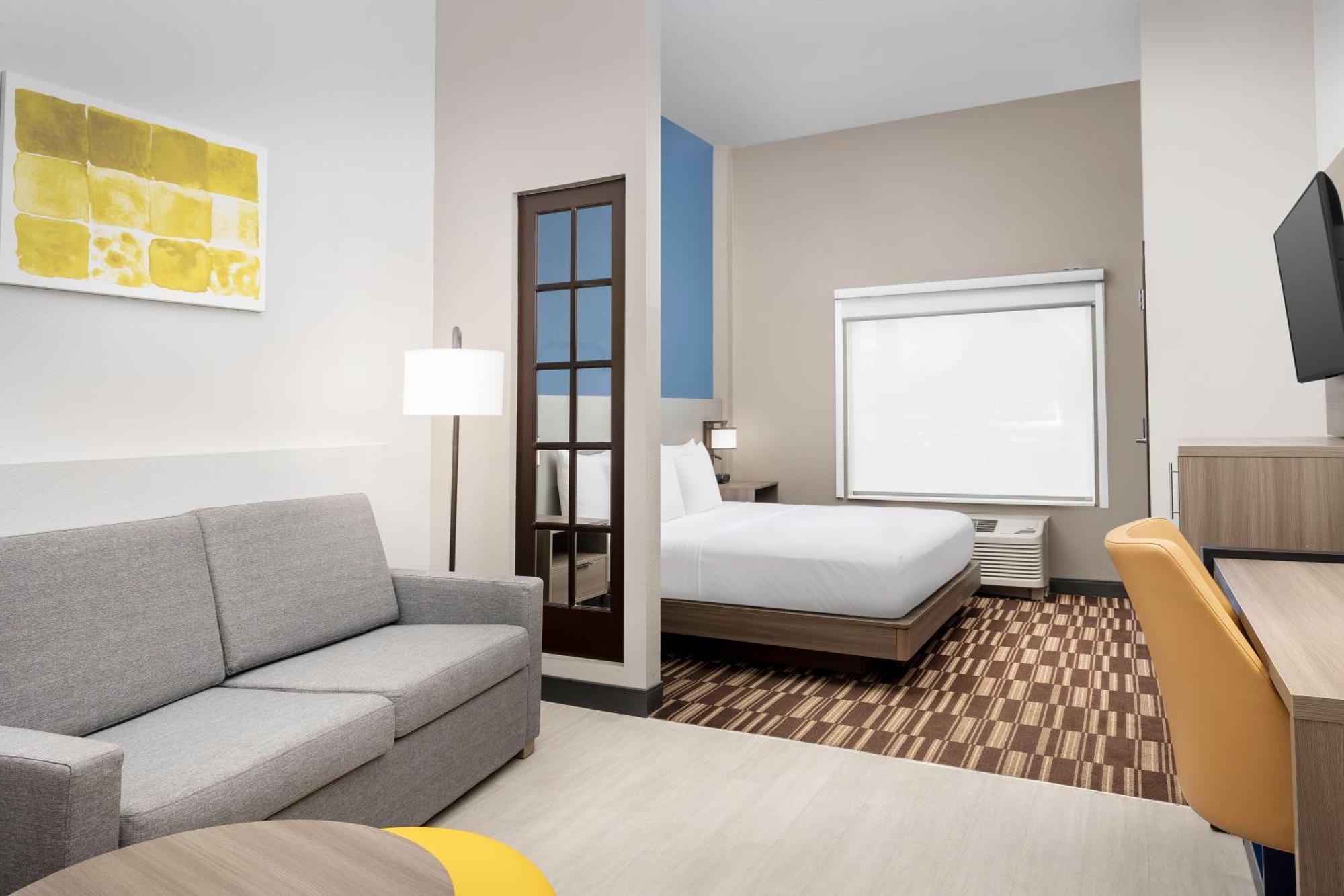 King Suite - Non-Smoking,1547229454:JPEG