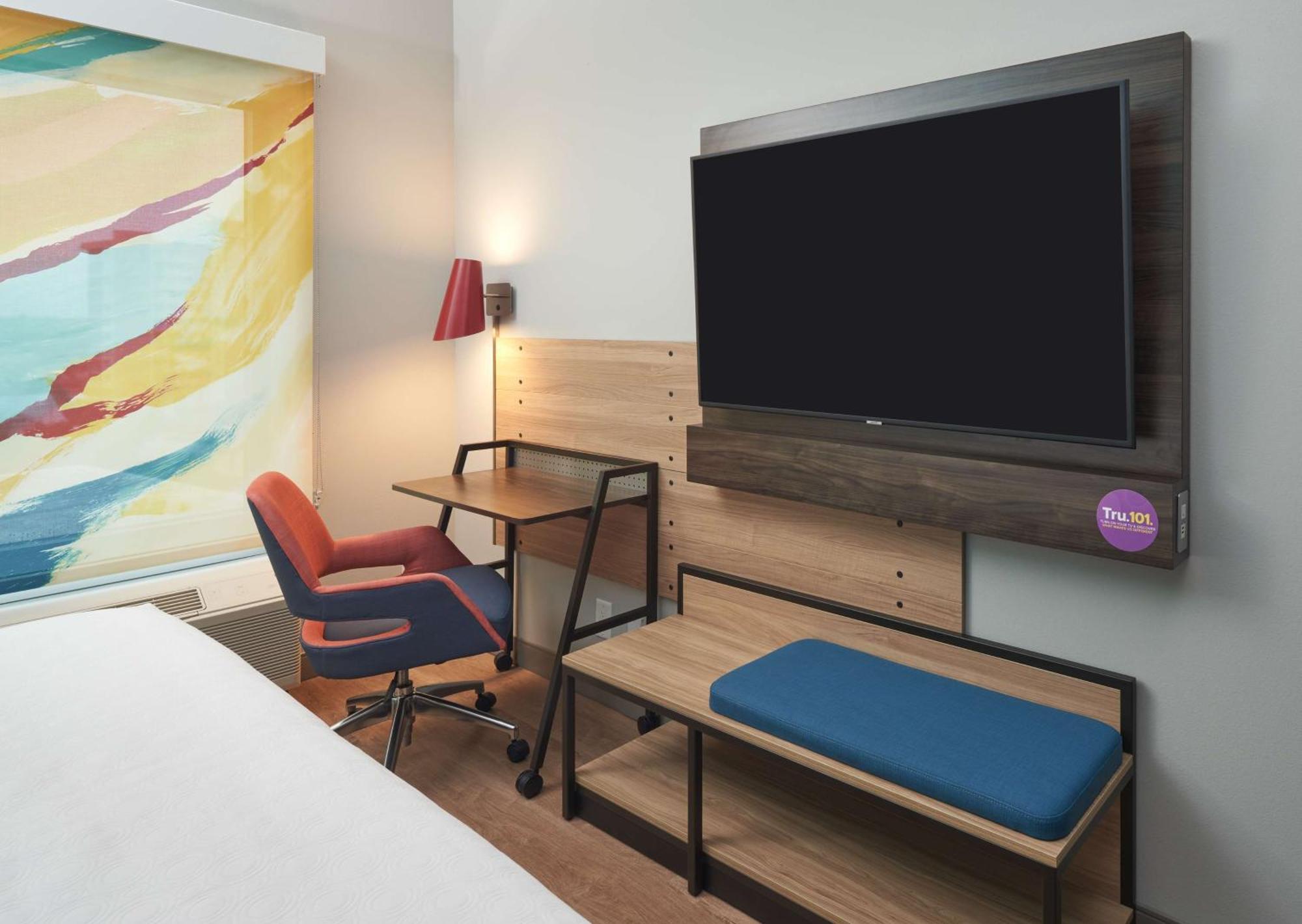 King Room with Ocean View - Hearing Accessible