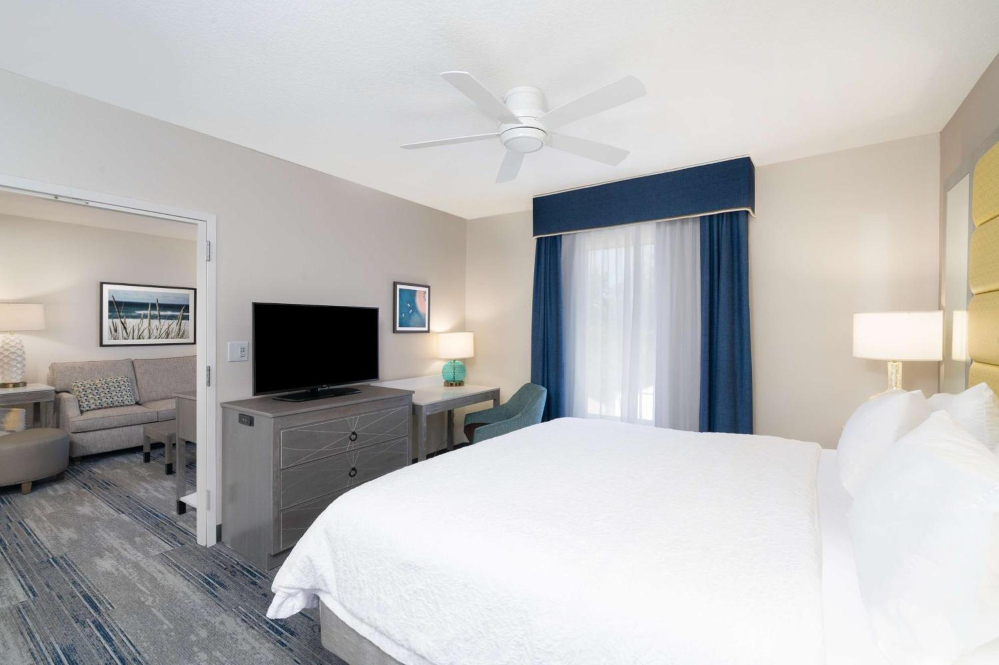 One-Bedroom King Suite with Harbor View - Non-Smoking
