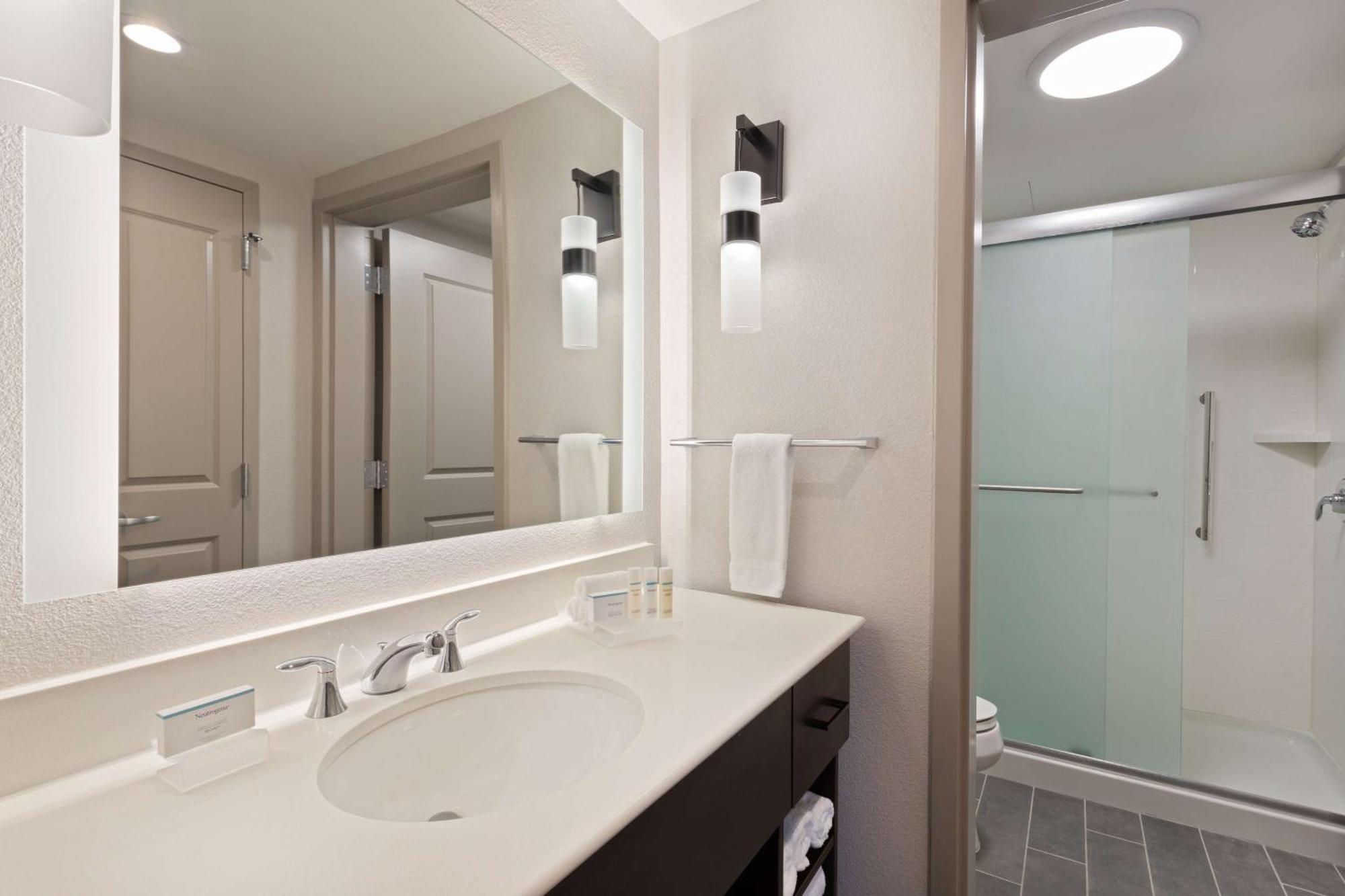 King Studio Suite