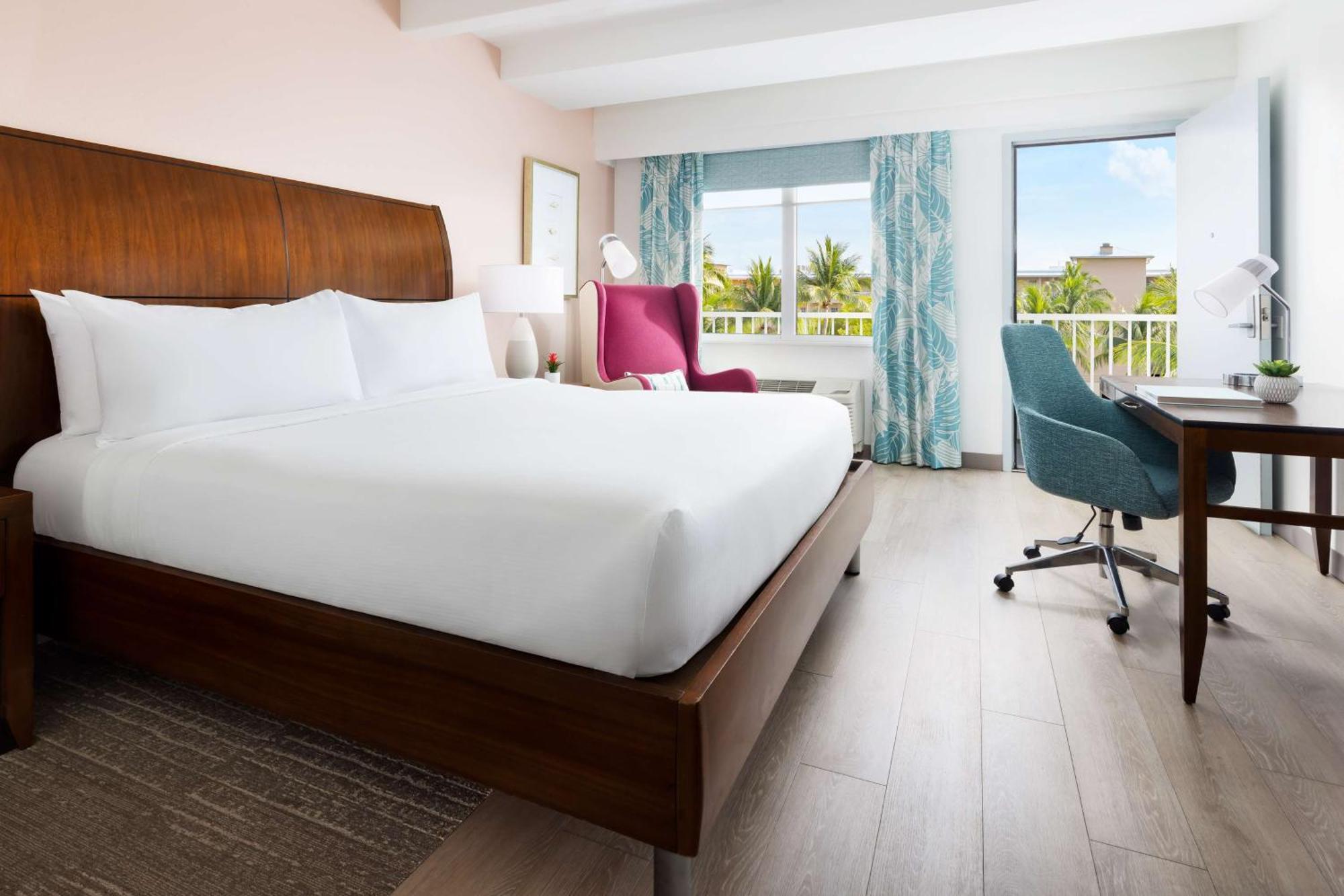 Queen Room Two Queen Beds Garden View
