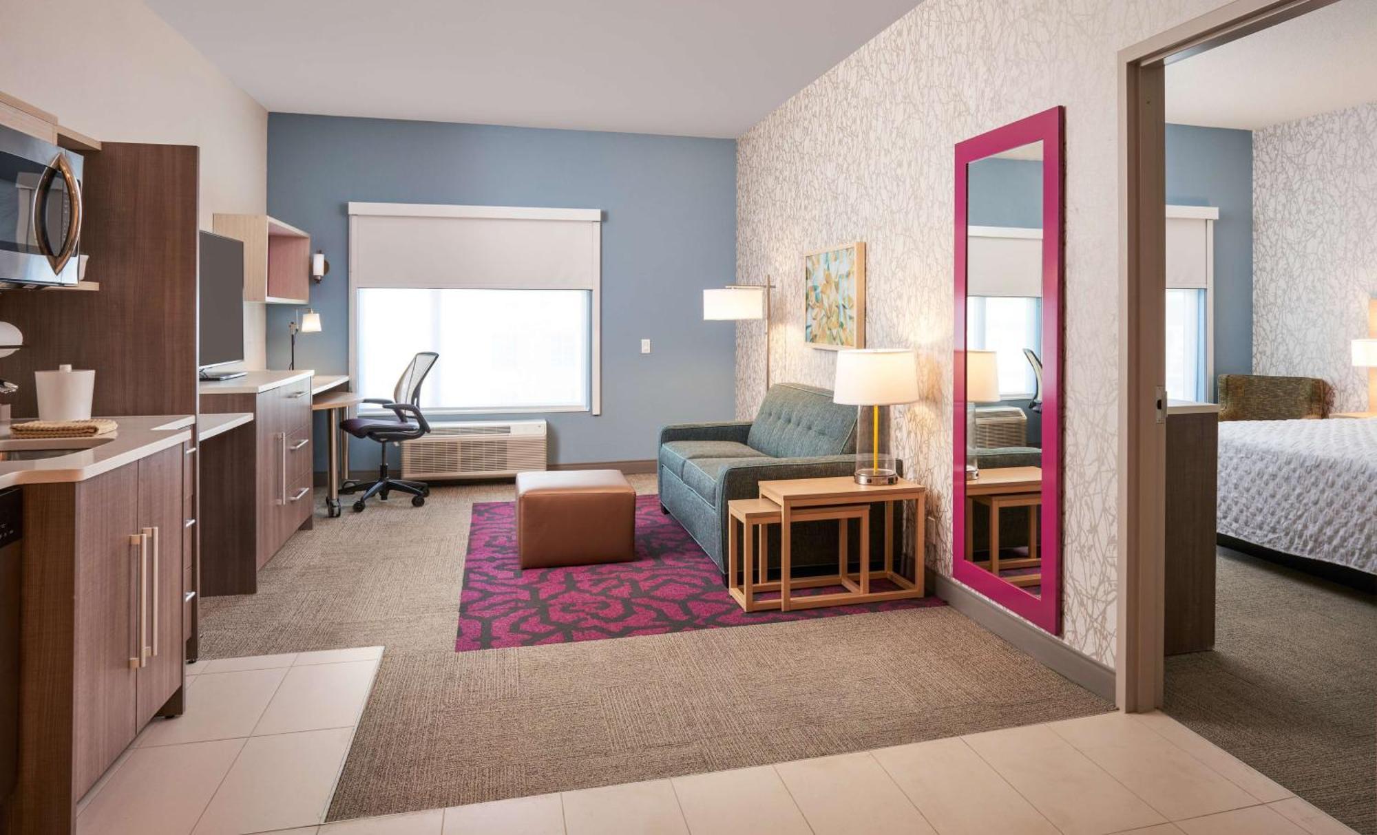 One-Bedroom King Suite - Non-Smoking,1552169542:JPEG