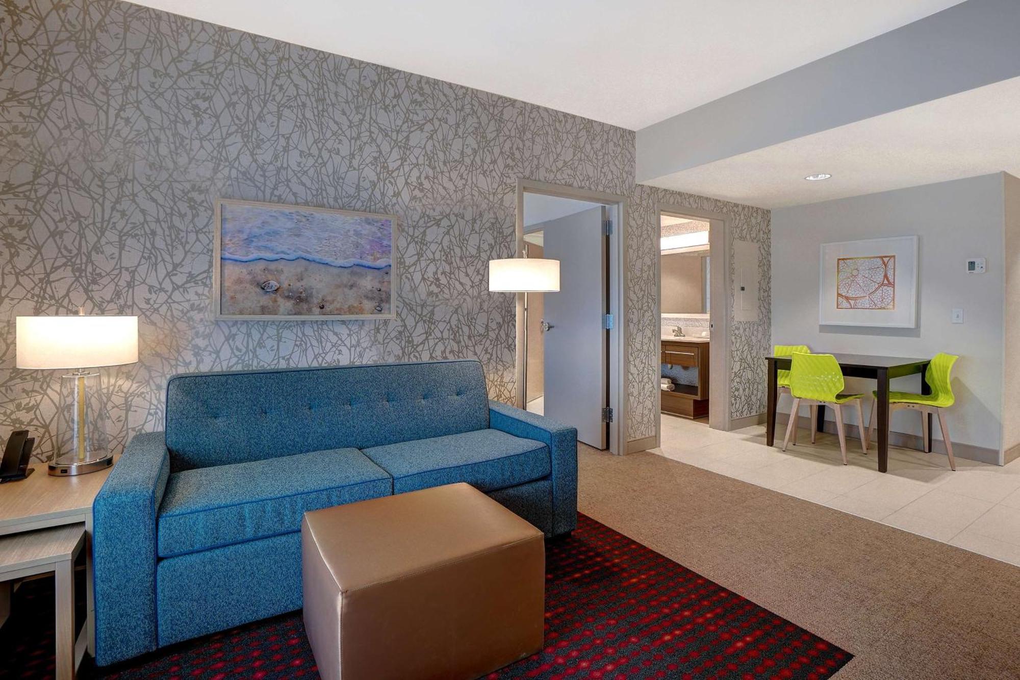 King Suite with Bath Tub - Mobility/Hearing Accessible